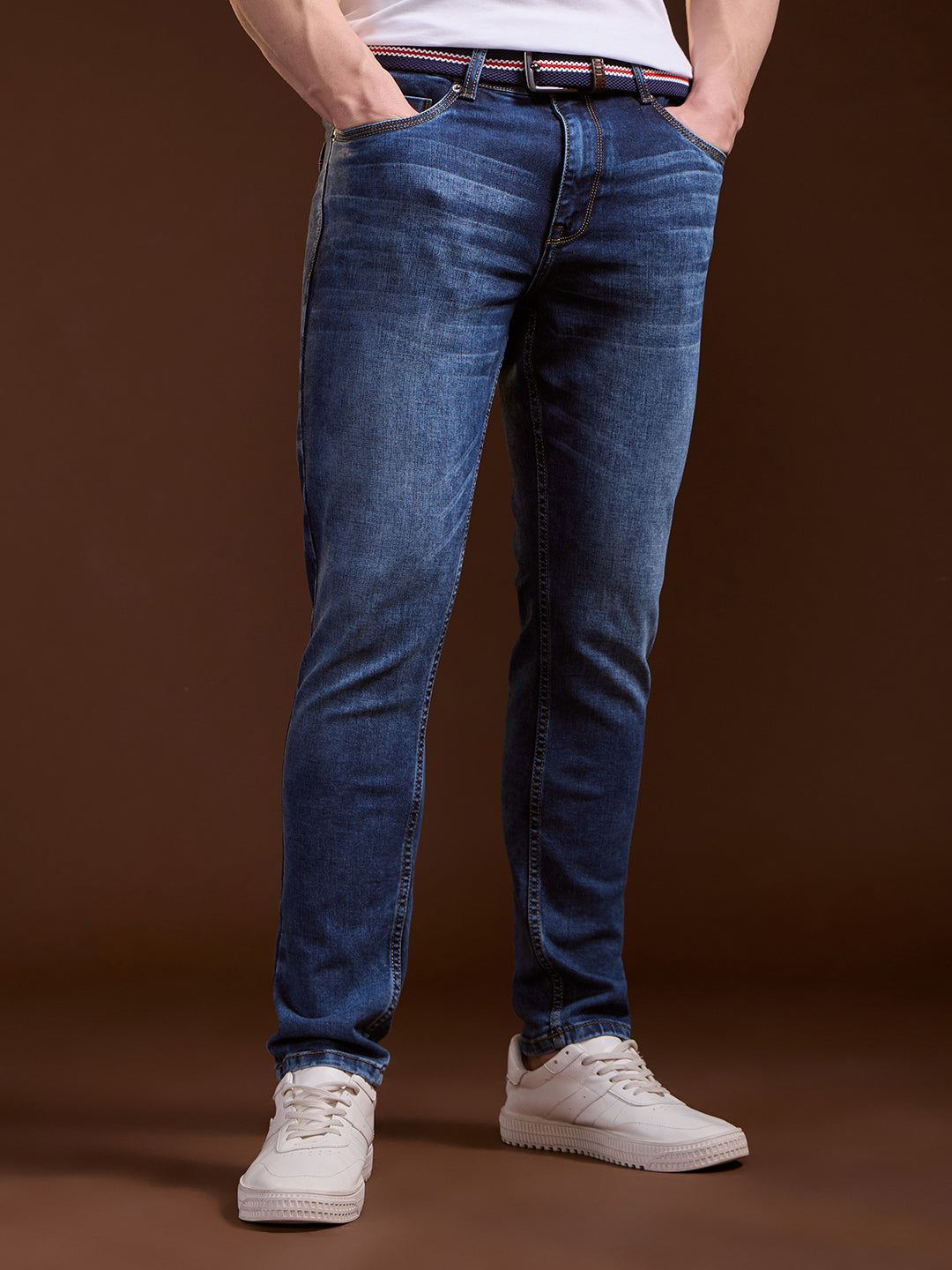 Men Mid BlueLight Fade Slim Fit Mid-Rise Jeans