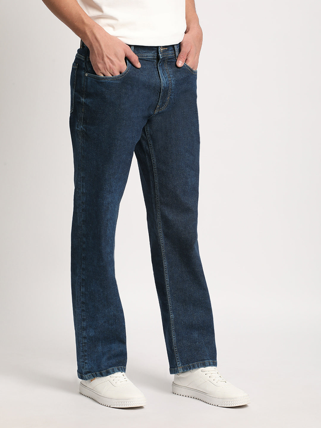 Men Mid Blue Solid Mid Rise Straight Fit Jean