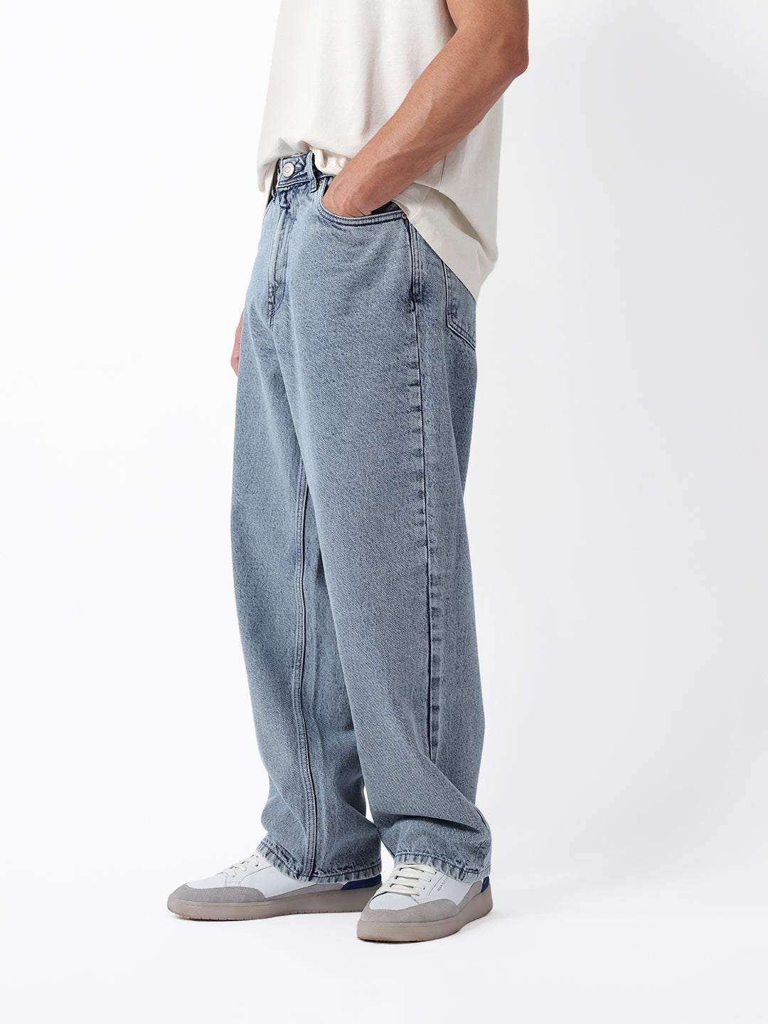 Men Blue Solid Washed Jeans