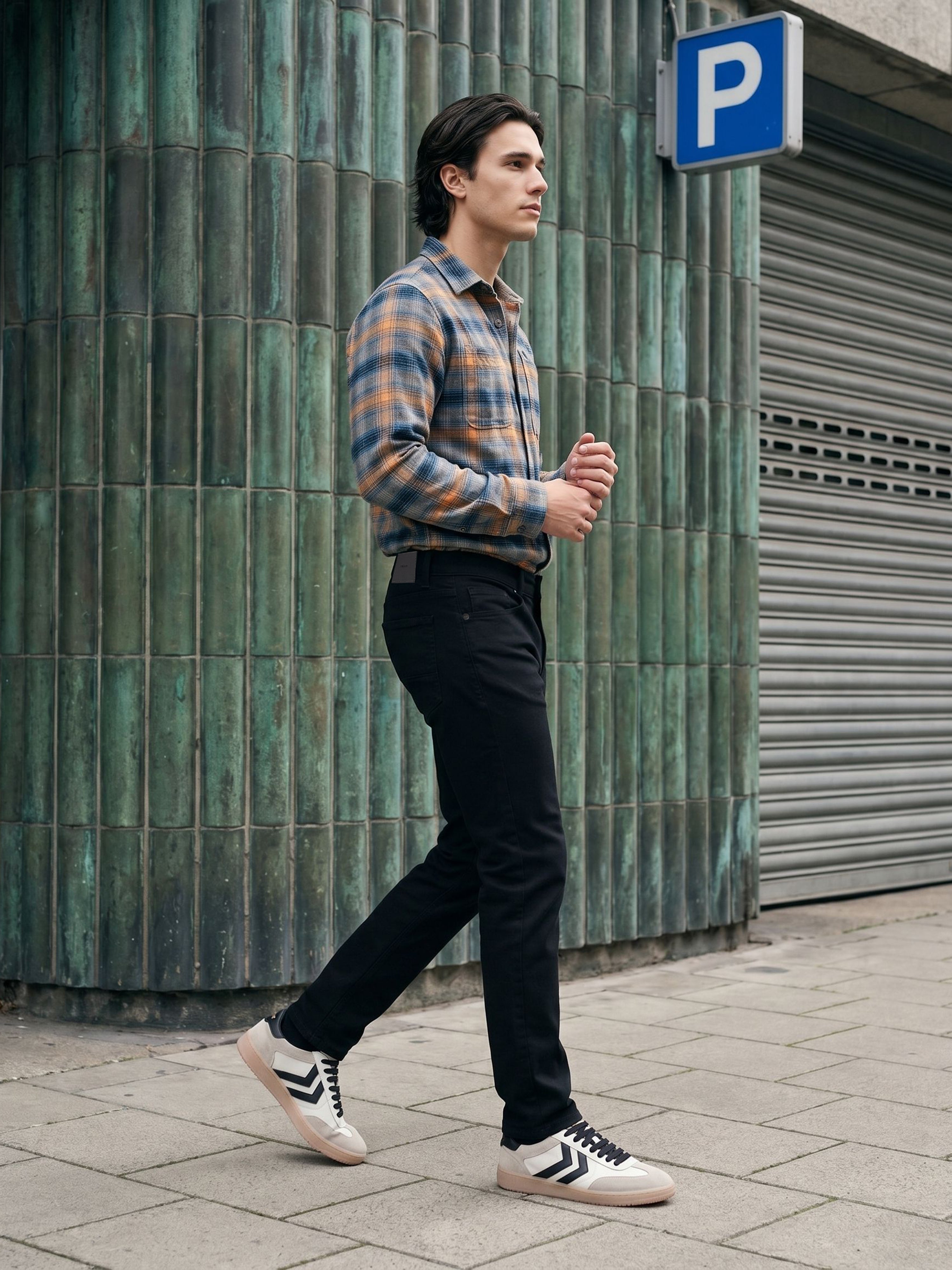 Men Black Solid Mid Rise Jeans