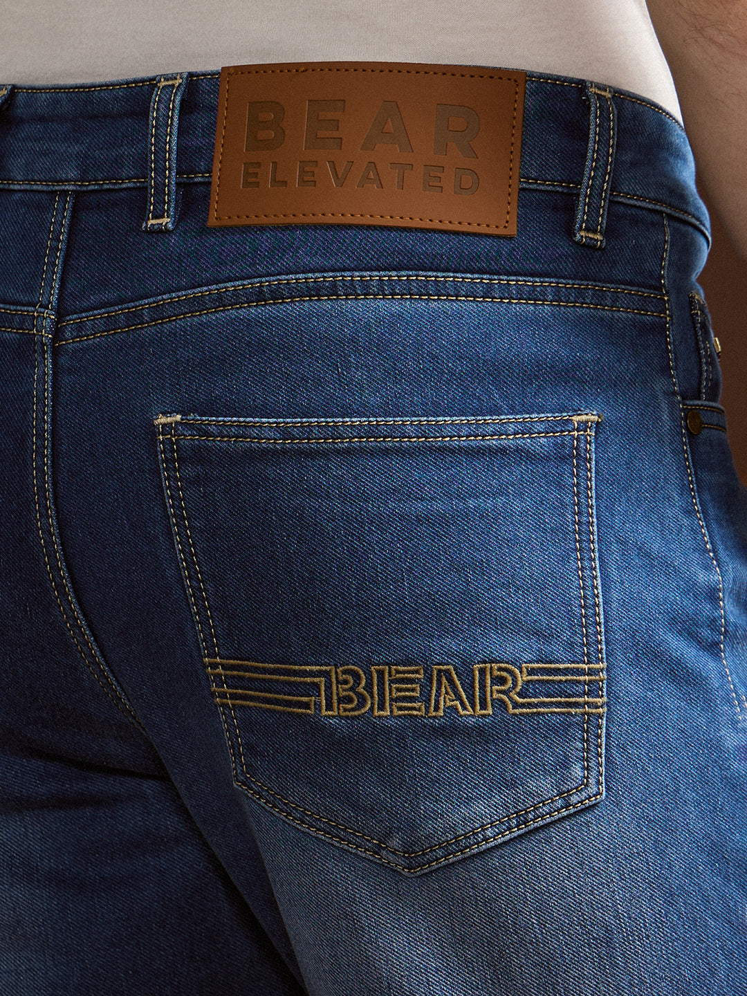 Men Mid BlueLight Fade Distressed Mid-Rise Relaxed Fit Jeans