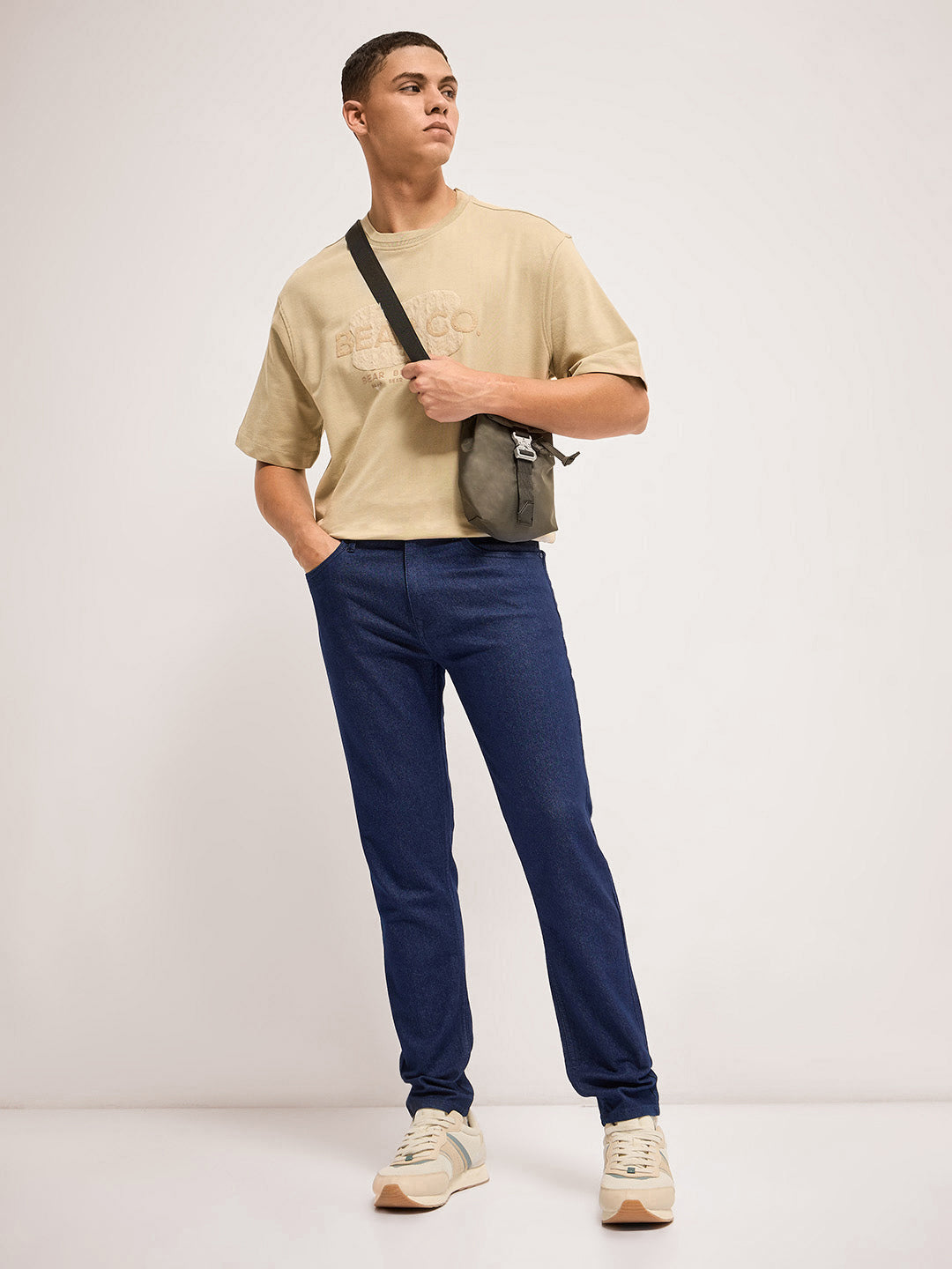 Men Dark Blue Mid Rise Slim Fit Jean