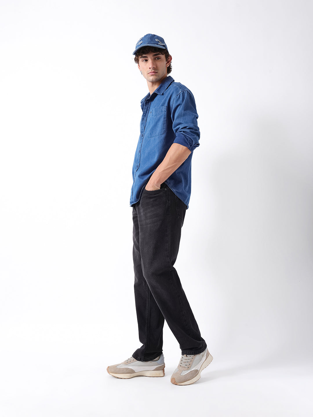 Men Black Solid Mid Rise Jeans