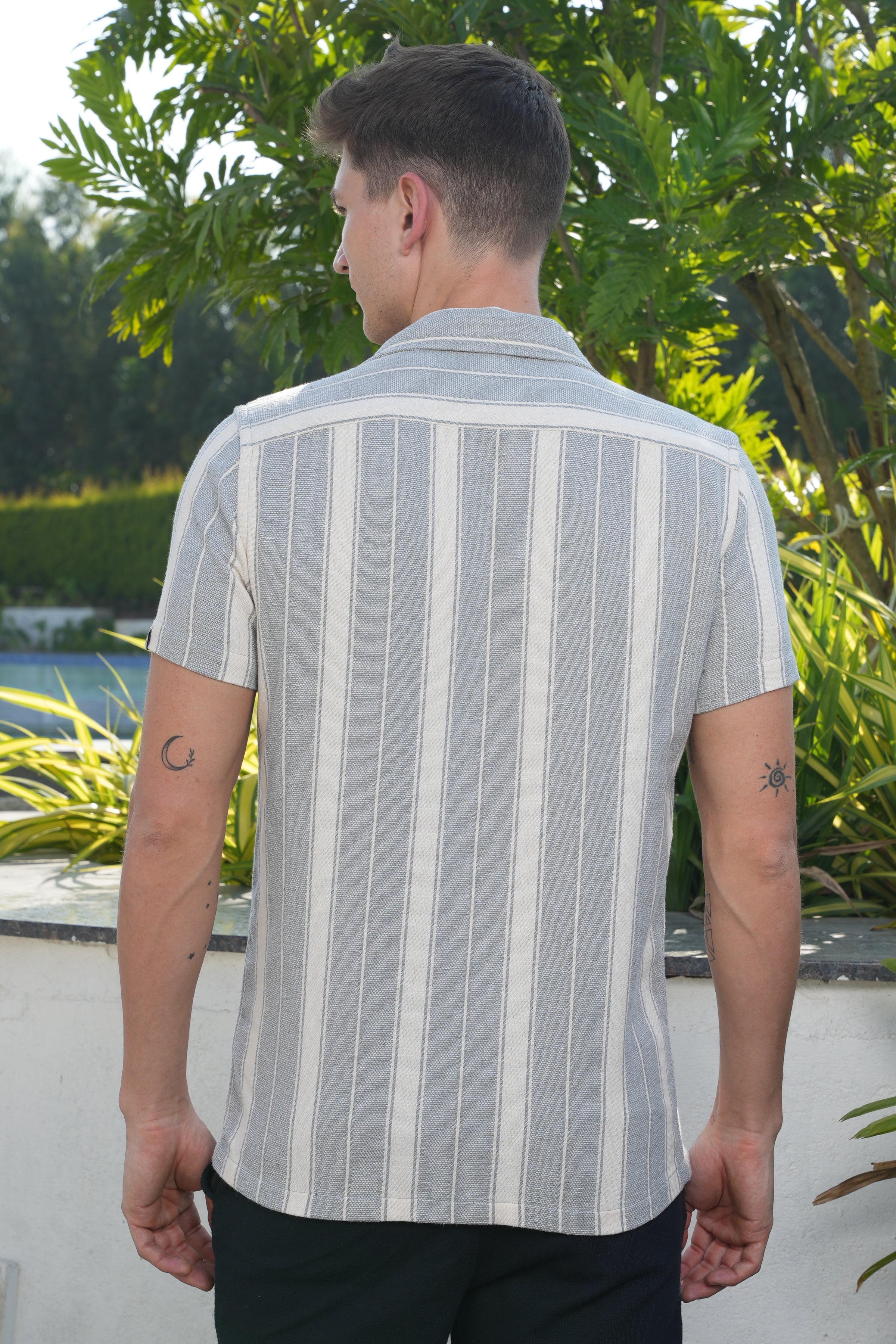 Men Roman Striped Shirt Grey Look