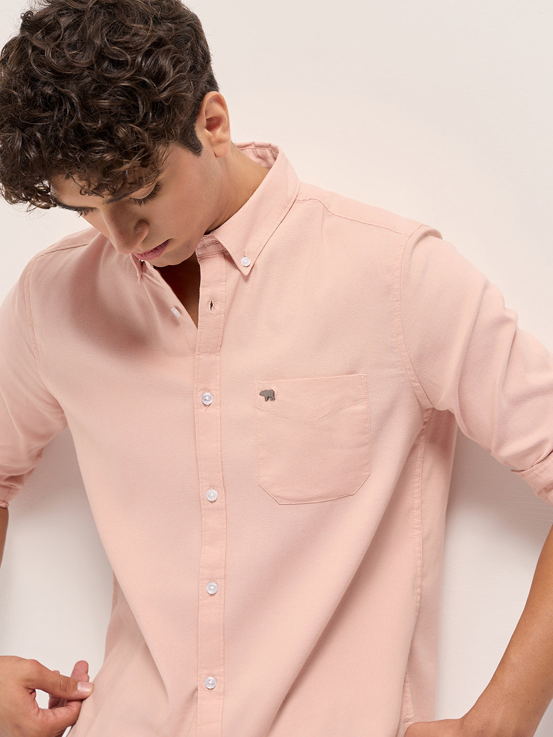 Men Peach Solid Cotton Blend Slim Fit Casual Shirt