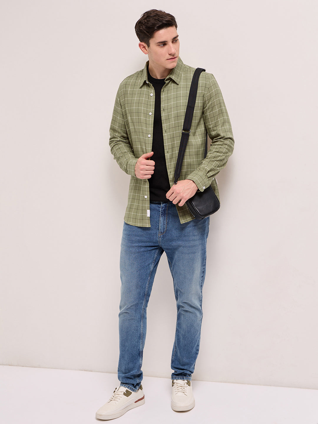 Men Green Checked Slim Fit Casual Shirt