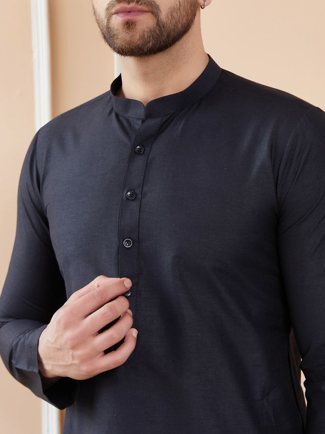 Men Black Cotton Solid Straight Kurta