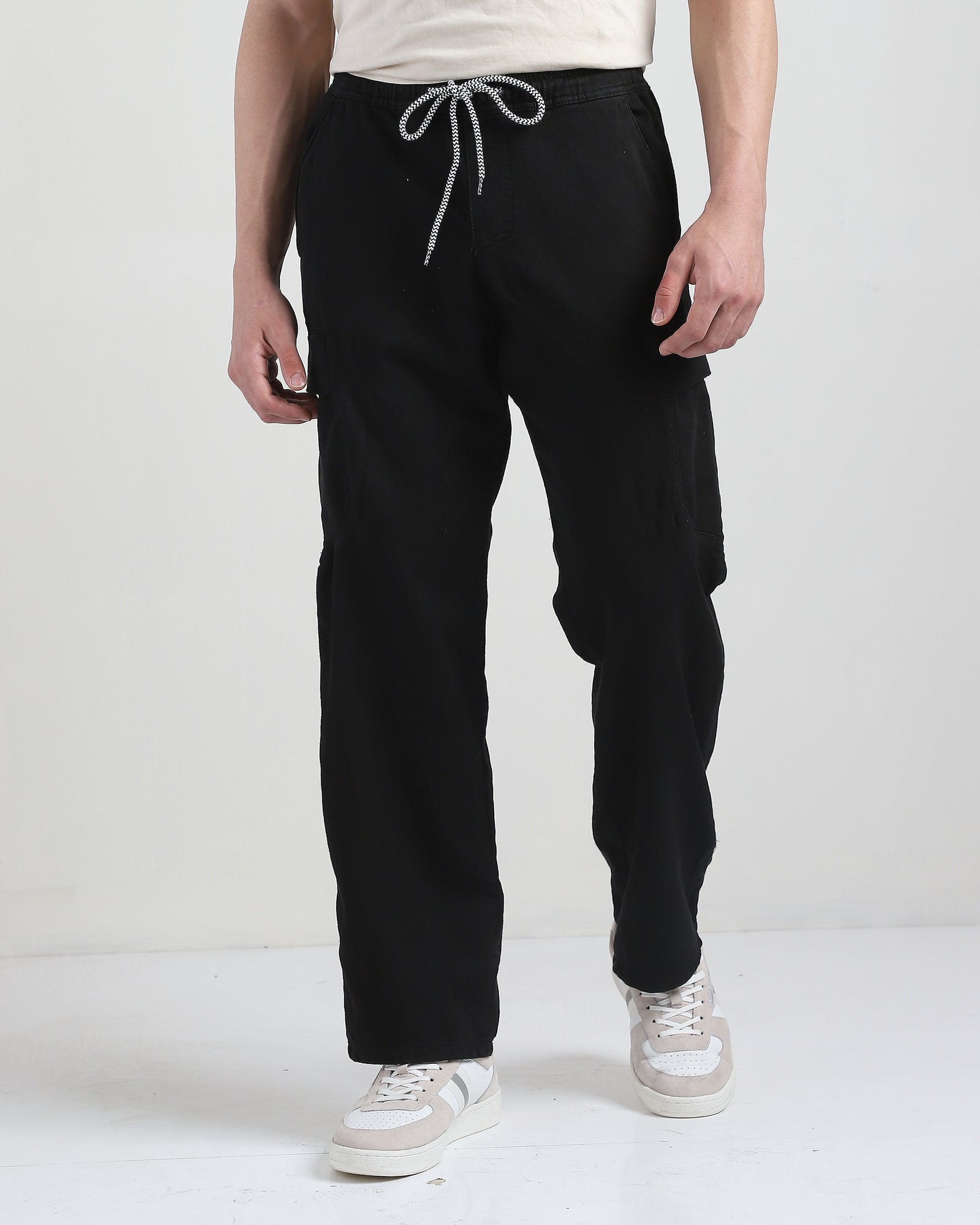 Men Black Cotton Blend Cargo Pants with 6 Pockets