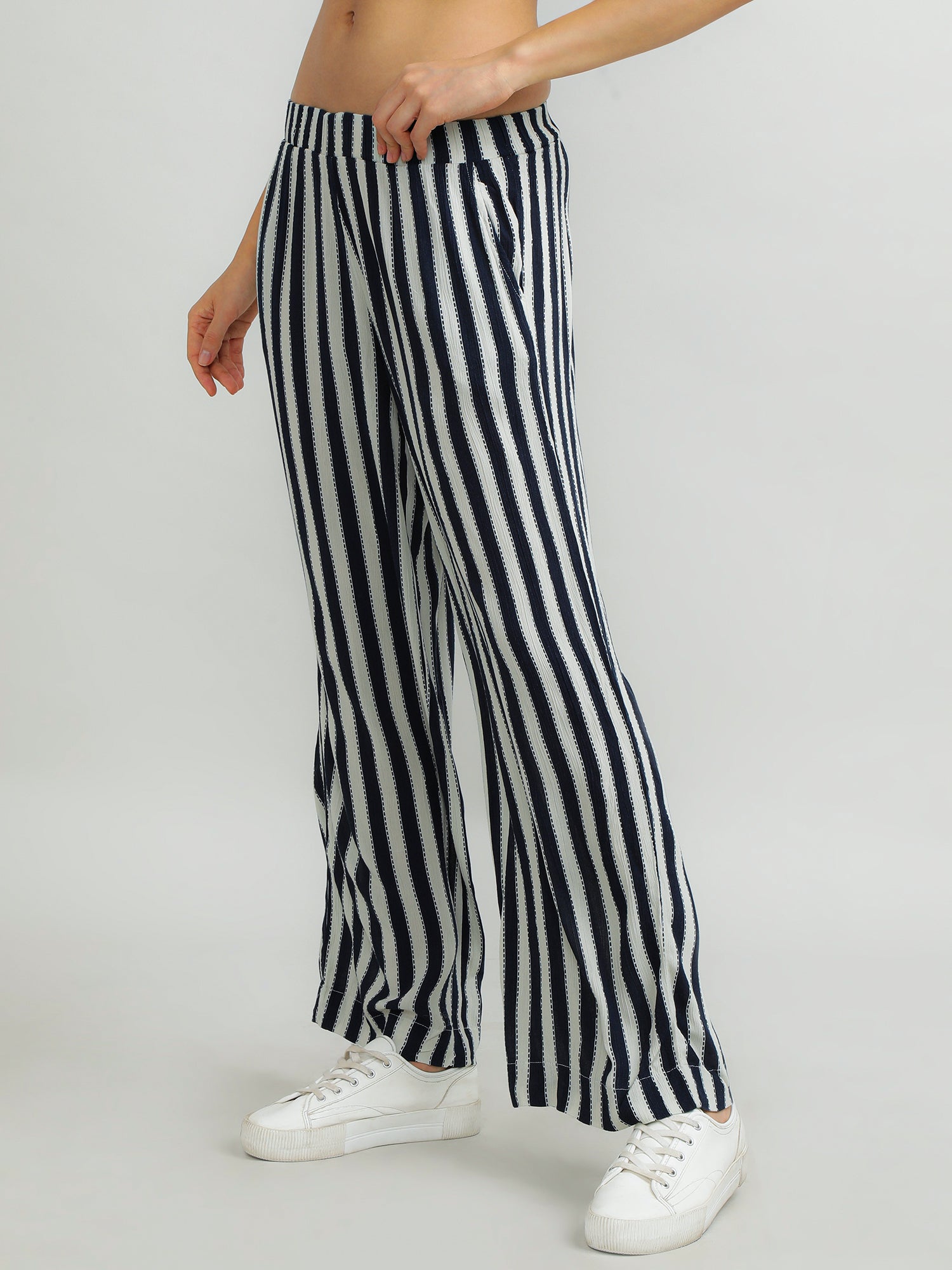 navy chic pants for women