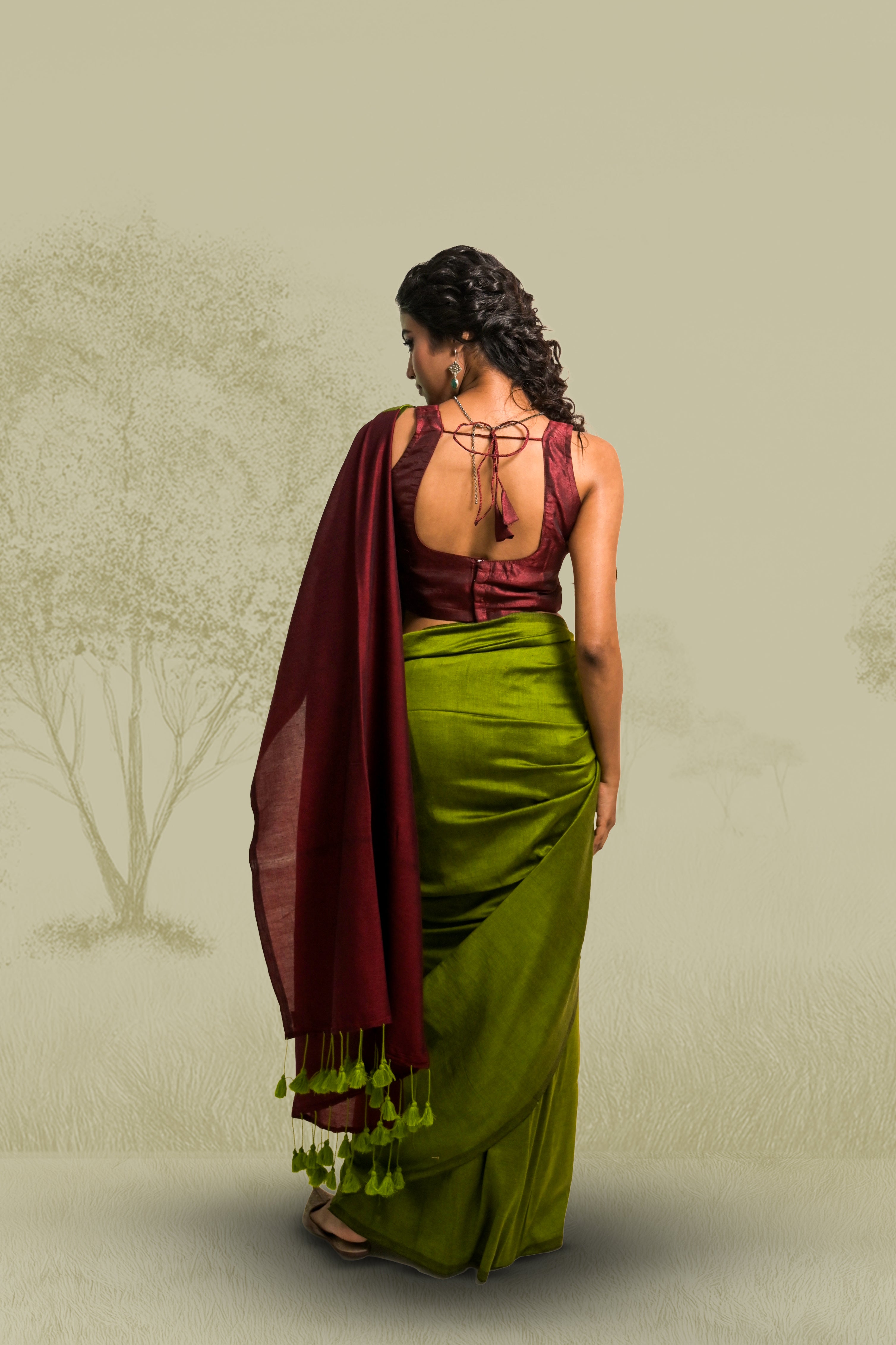 Geet Suhani Olive Green Handloom Cotton Acrylic Saree