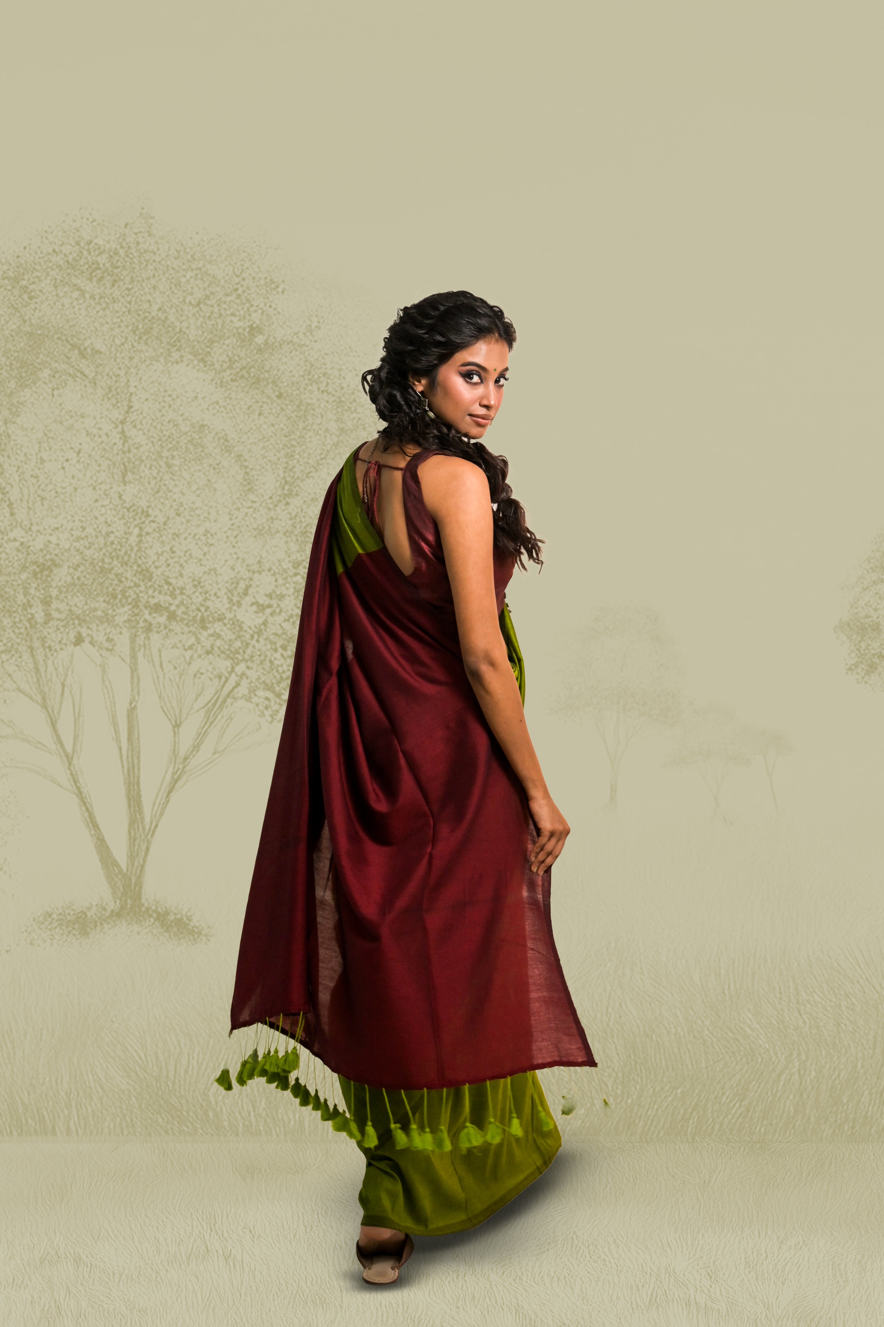 Geet Suhani Olive Green Handloom Cotton Acrylic Saree