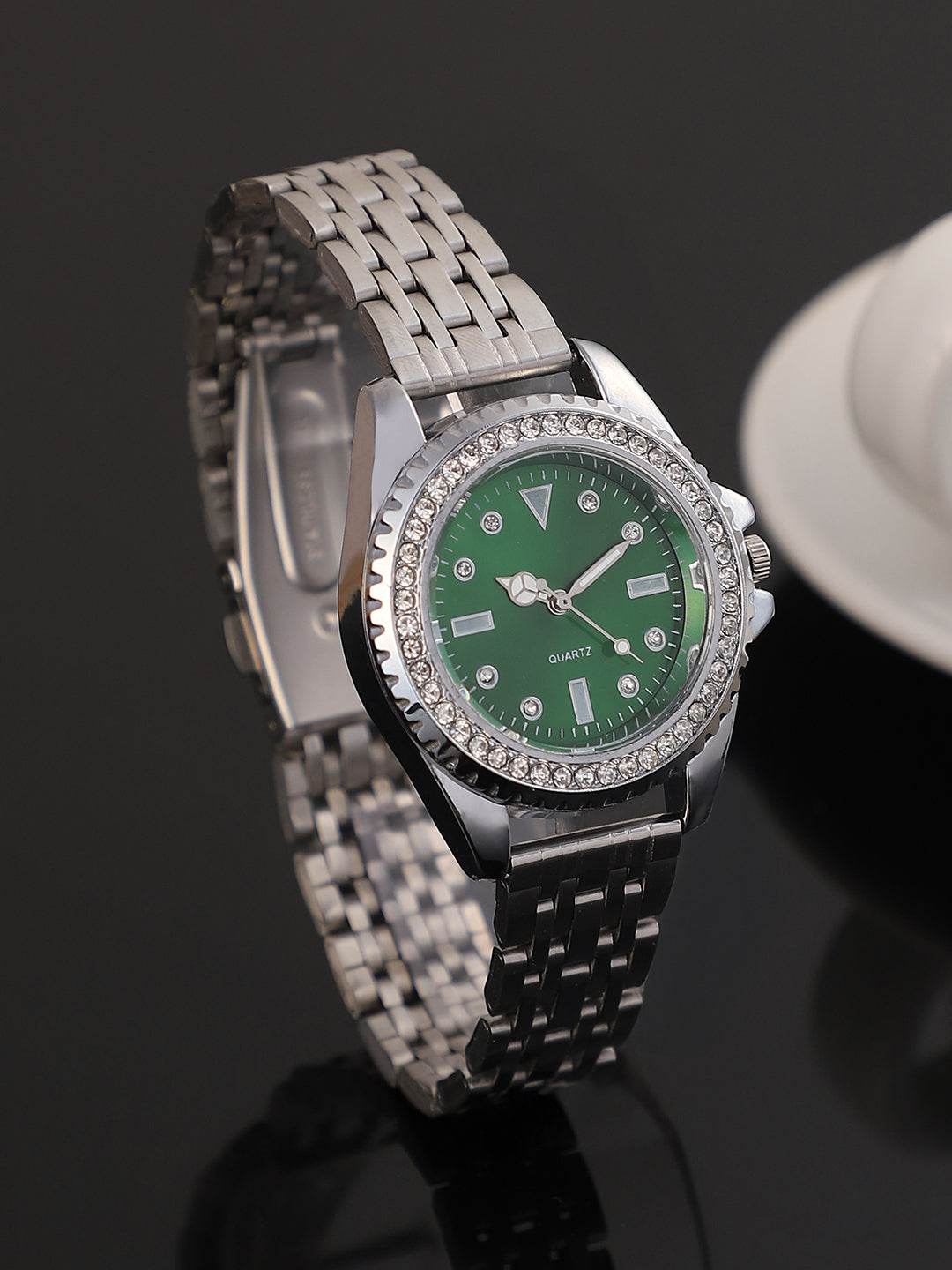 The Kinova Round Watch - Metallic Silver