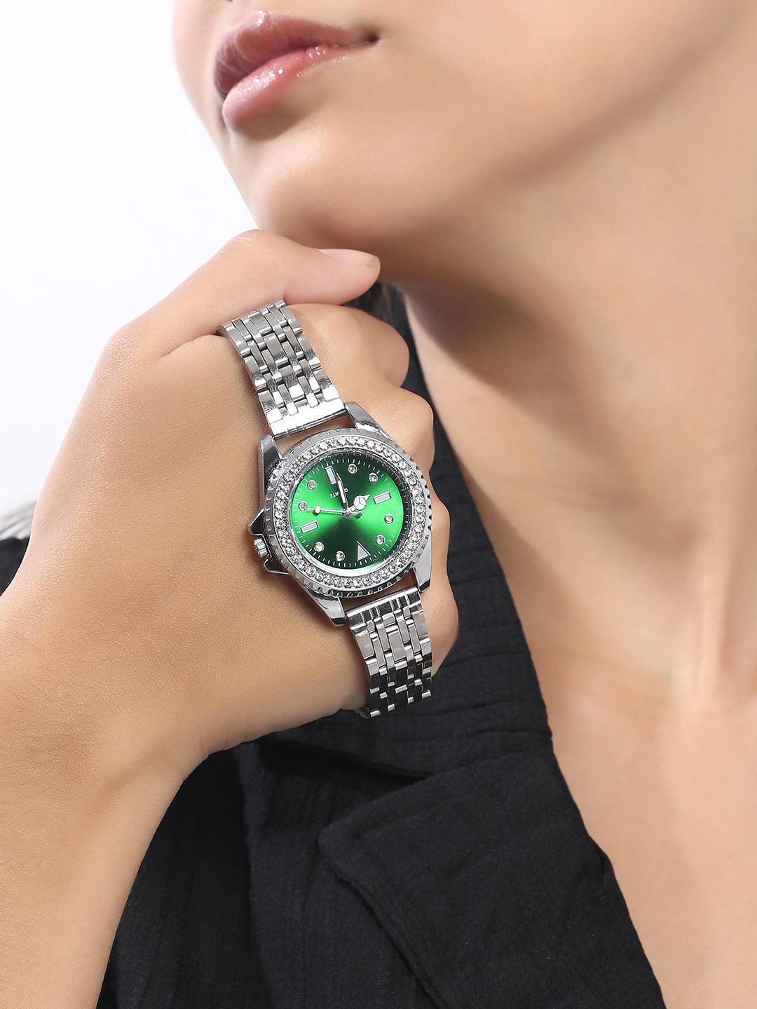 The Kinova Round Watch - Metallic Silver