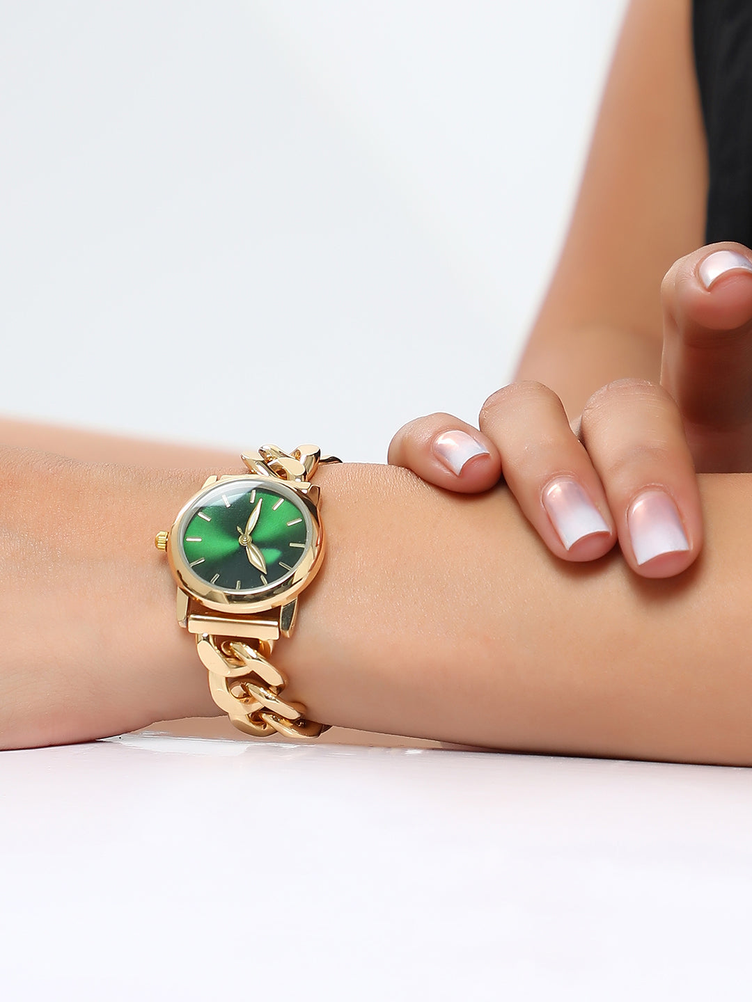 The Sova Chainlink Round Watch