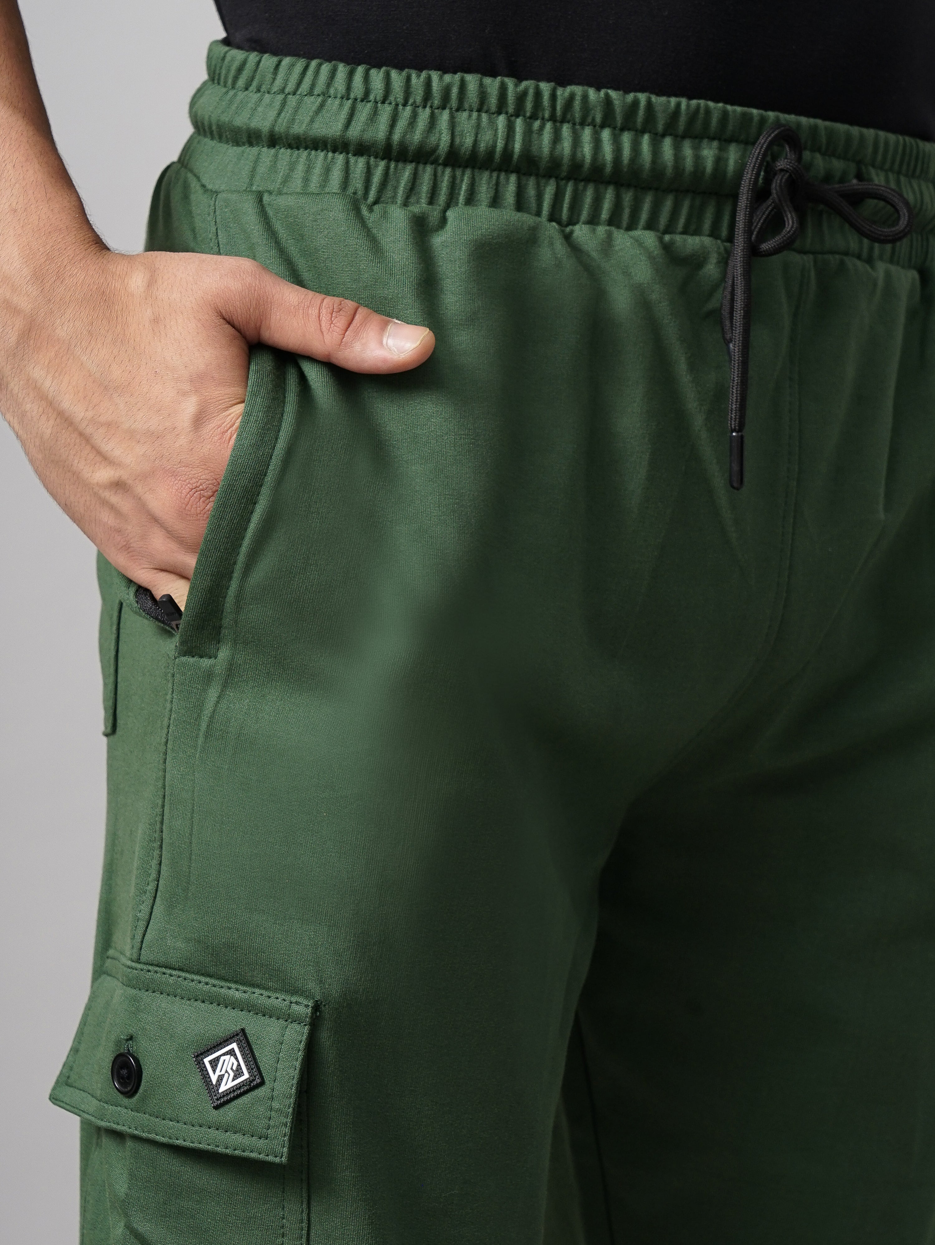 Men Offset Olive Knitted Cargo Pant