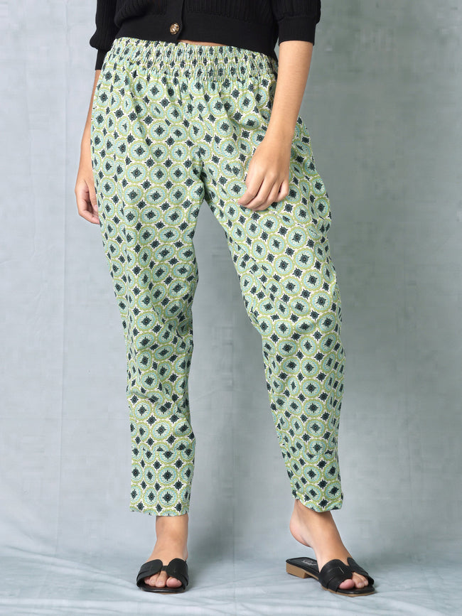 Women Floral Printed Relaxed Fit pants