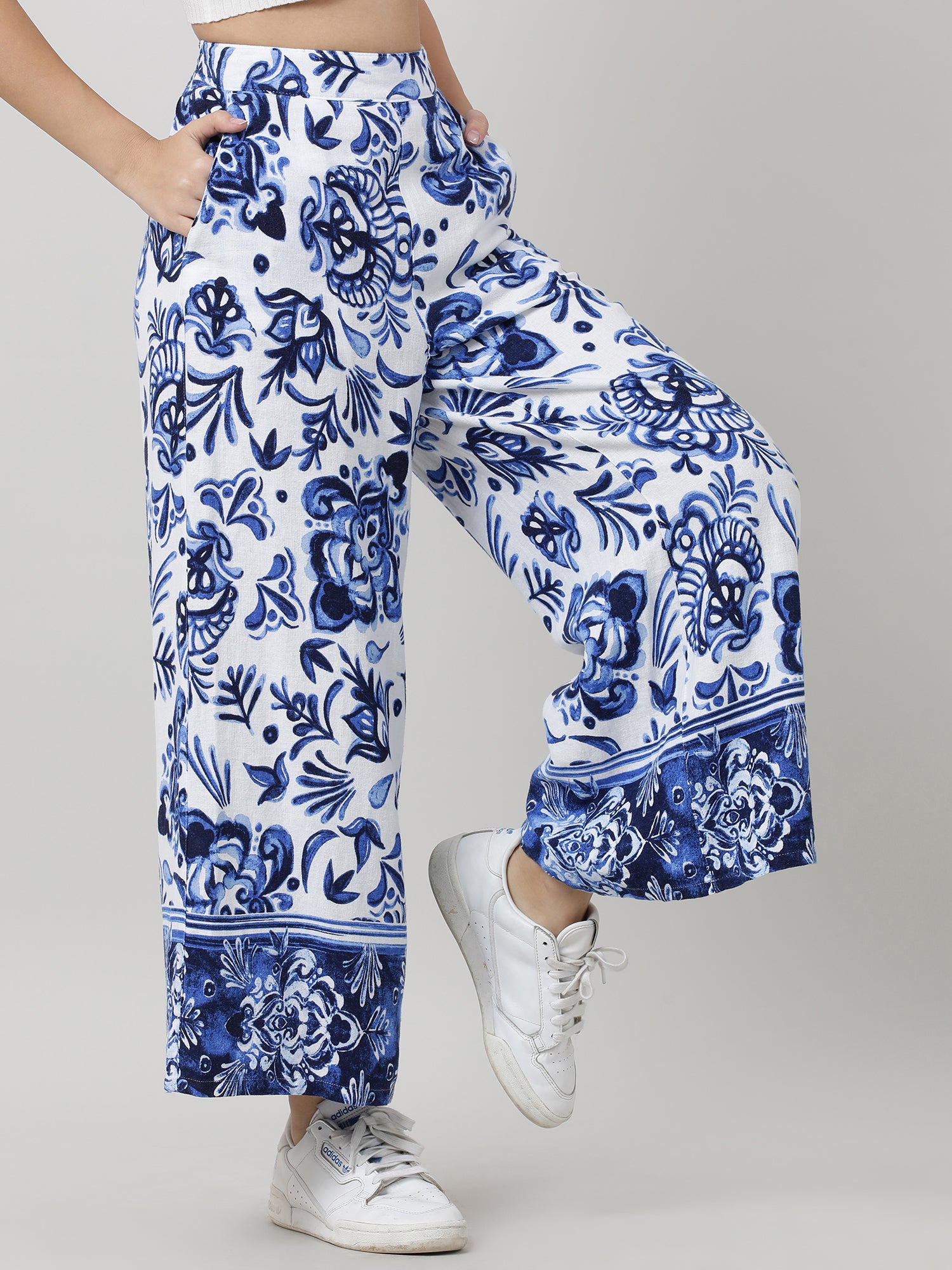 Women Loose Fit Blue Printed Pants