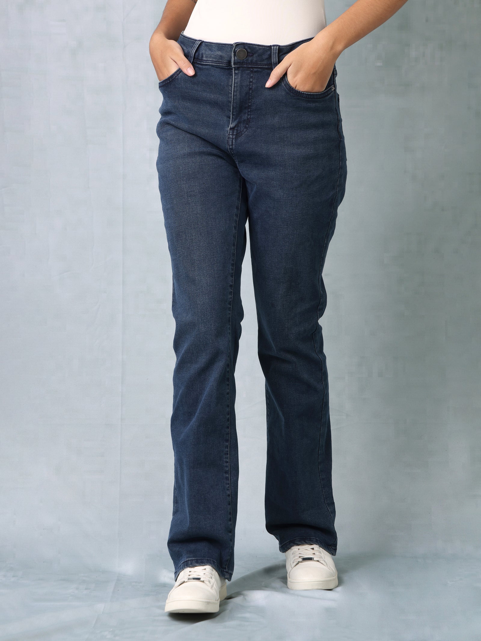 Women Blue Straight Fit Jeans