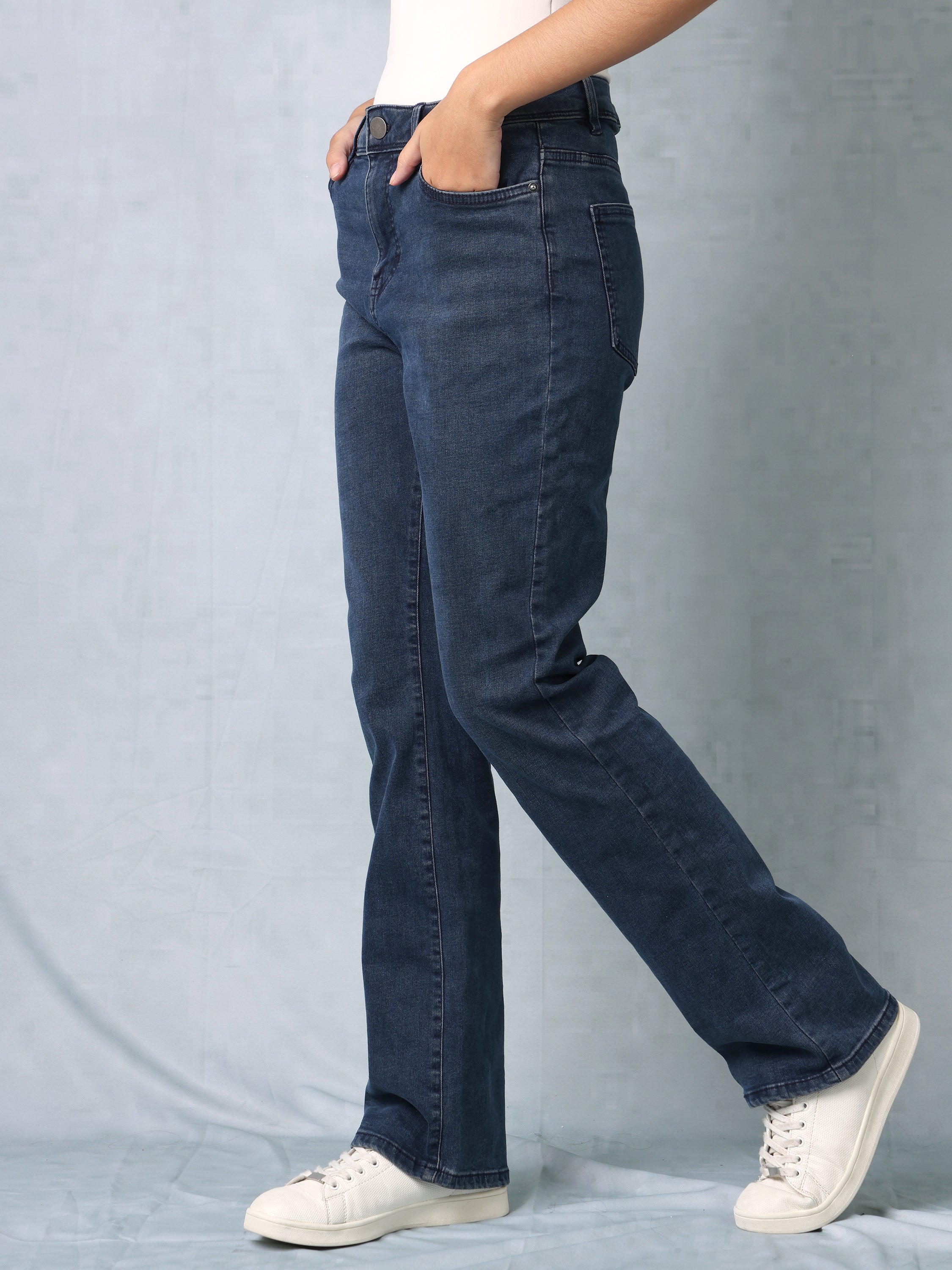 Women Blue Straight Fit Jeans