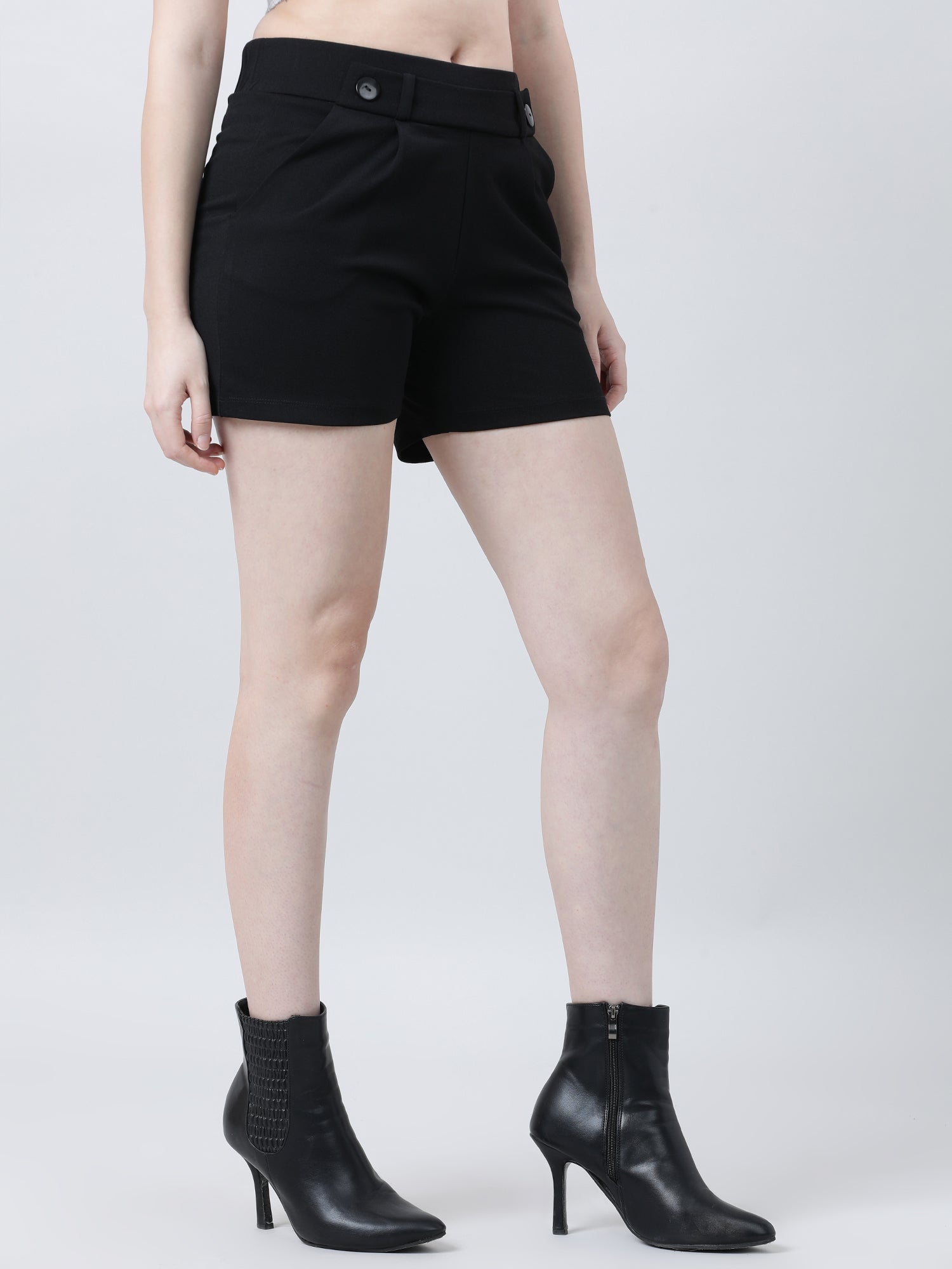 Women Slim Fit Black Shorts With Insert Pockets