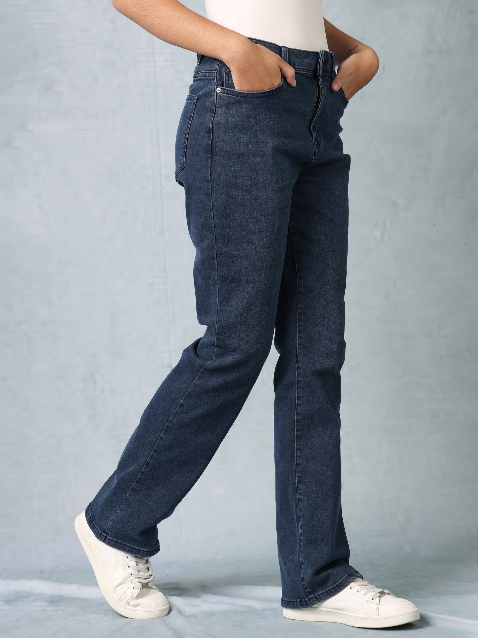 Women Blue Straight Fit Jeans