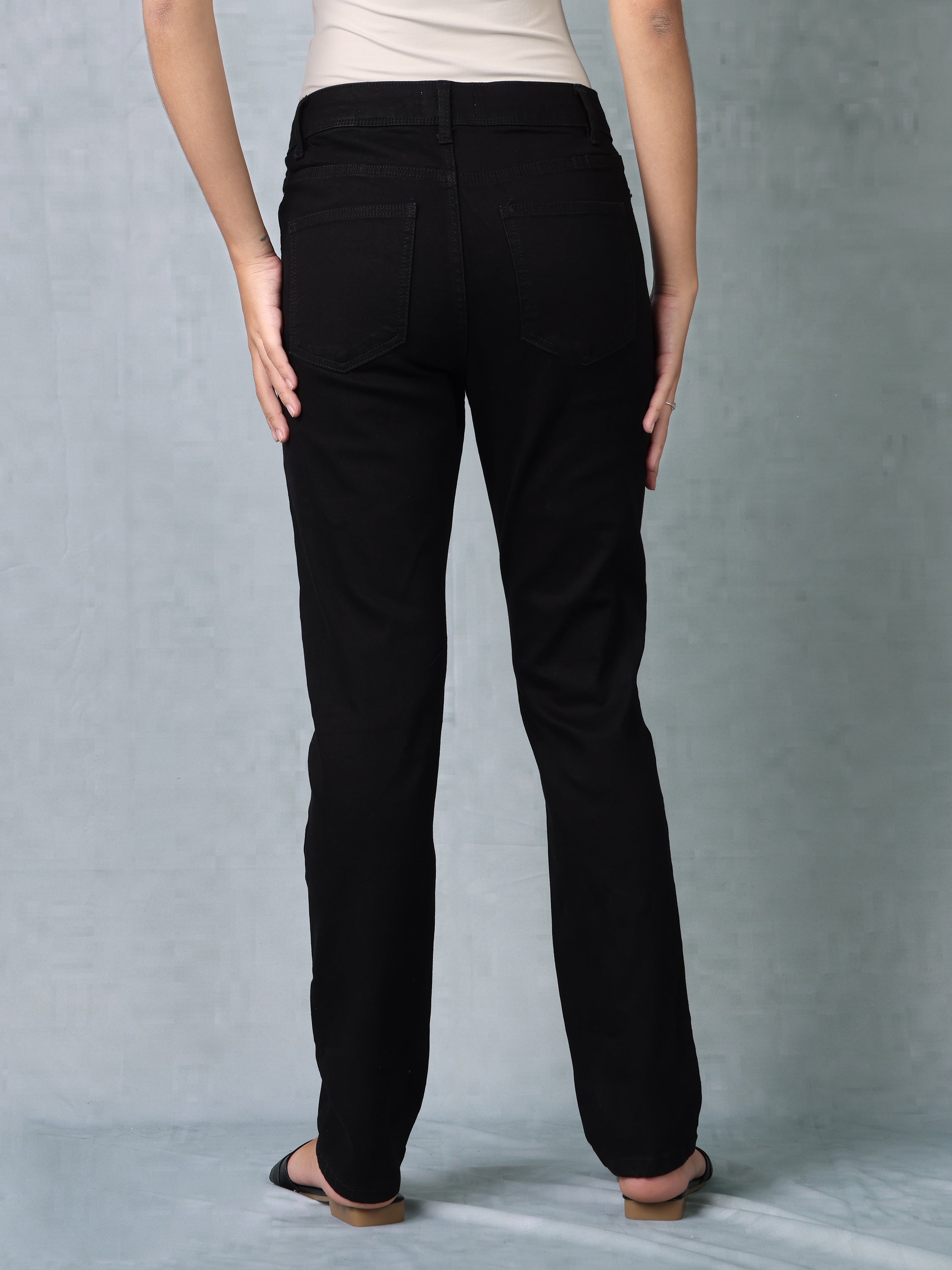 Women Black Straight Fit Jeans