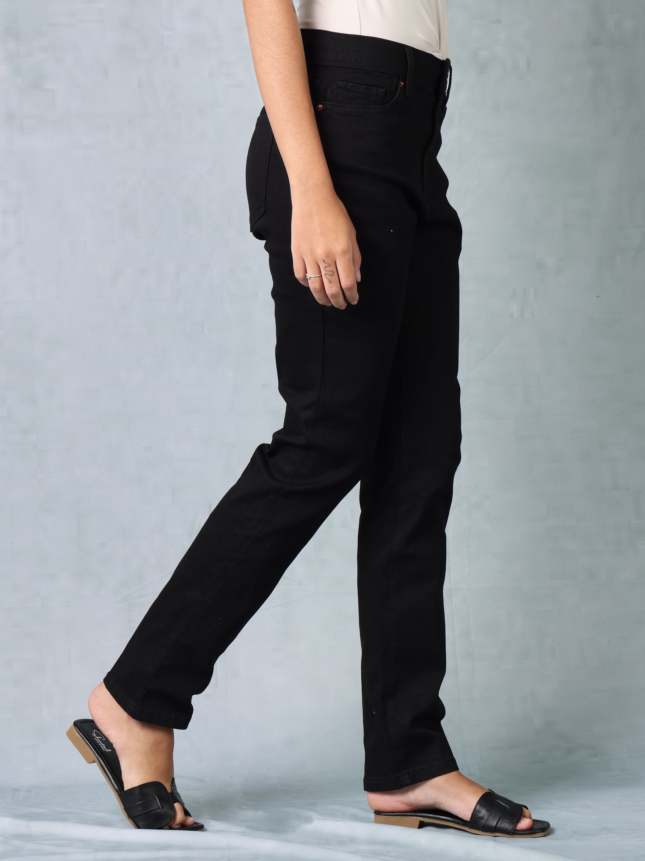 Women Black Straight Fit Jeans