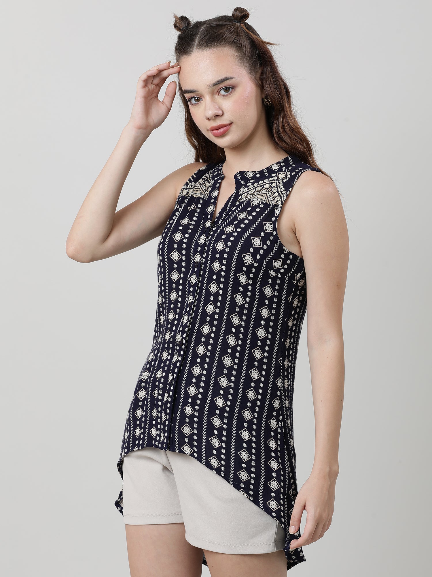 Women Regular Fit Printed Black High Low Top