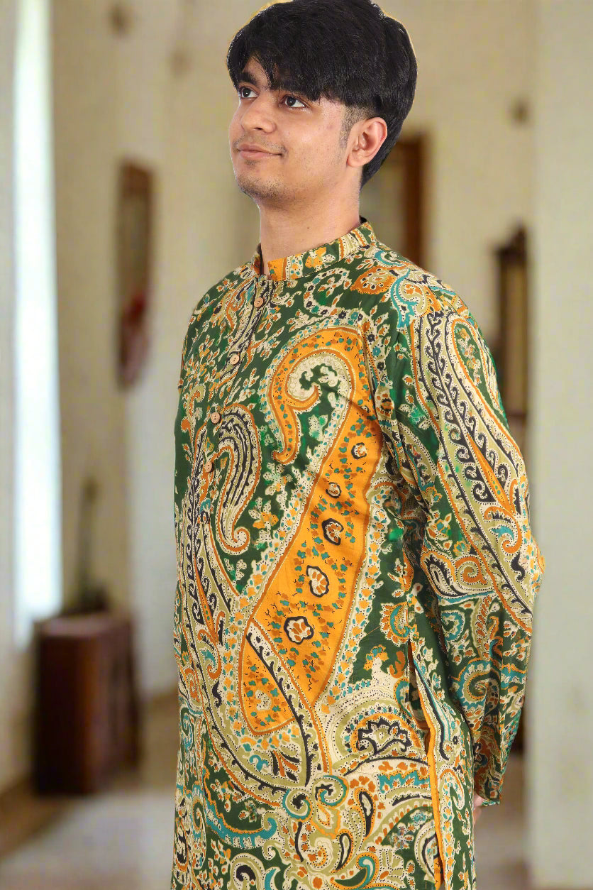 Men Green Cotton Paisley Printed Straight Kurta