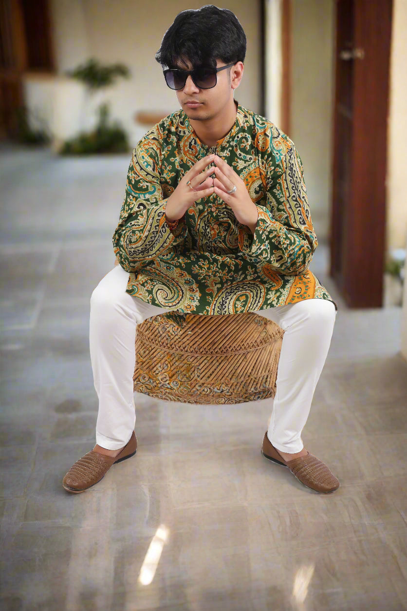 Men Green Cotton Paisley Printed Straight Kurta