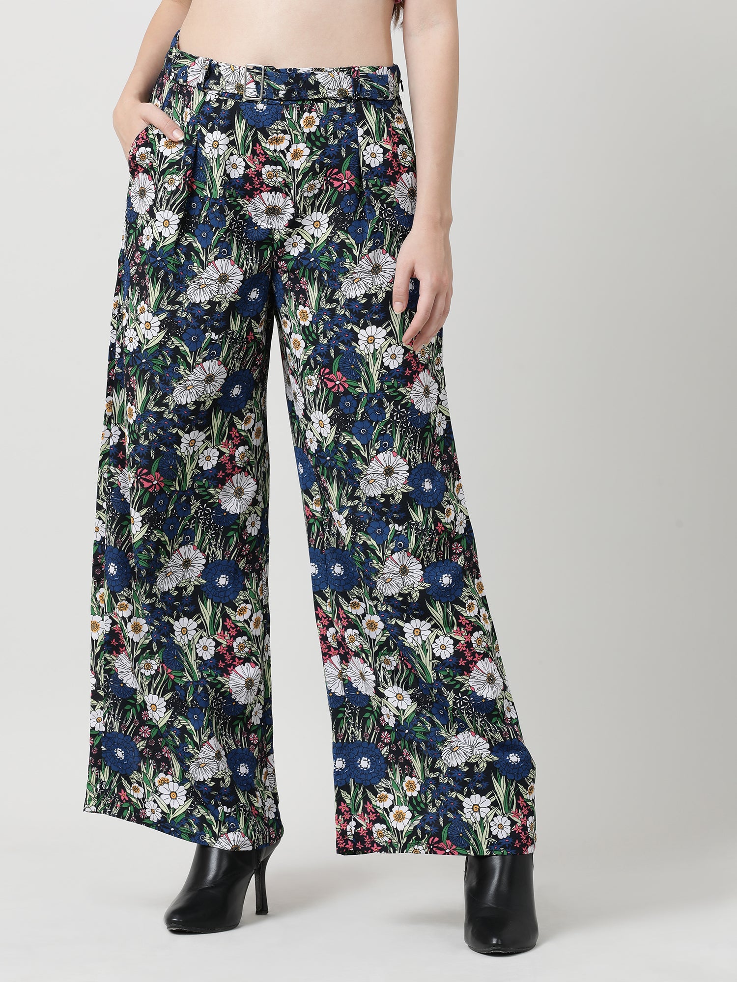 Women Relaxed Fit Green Printed Pants