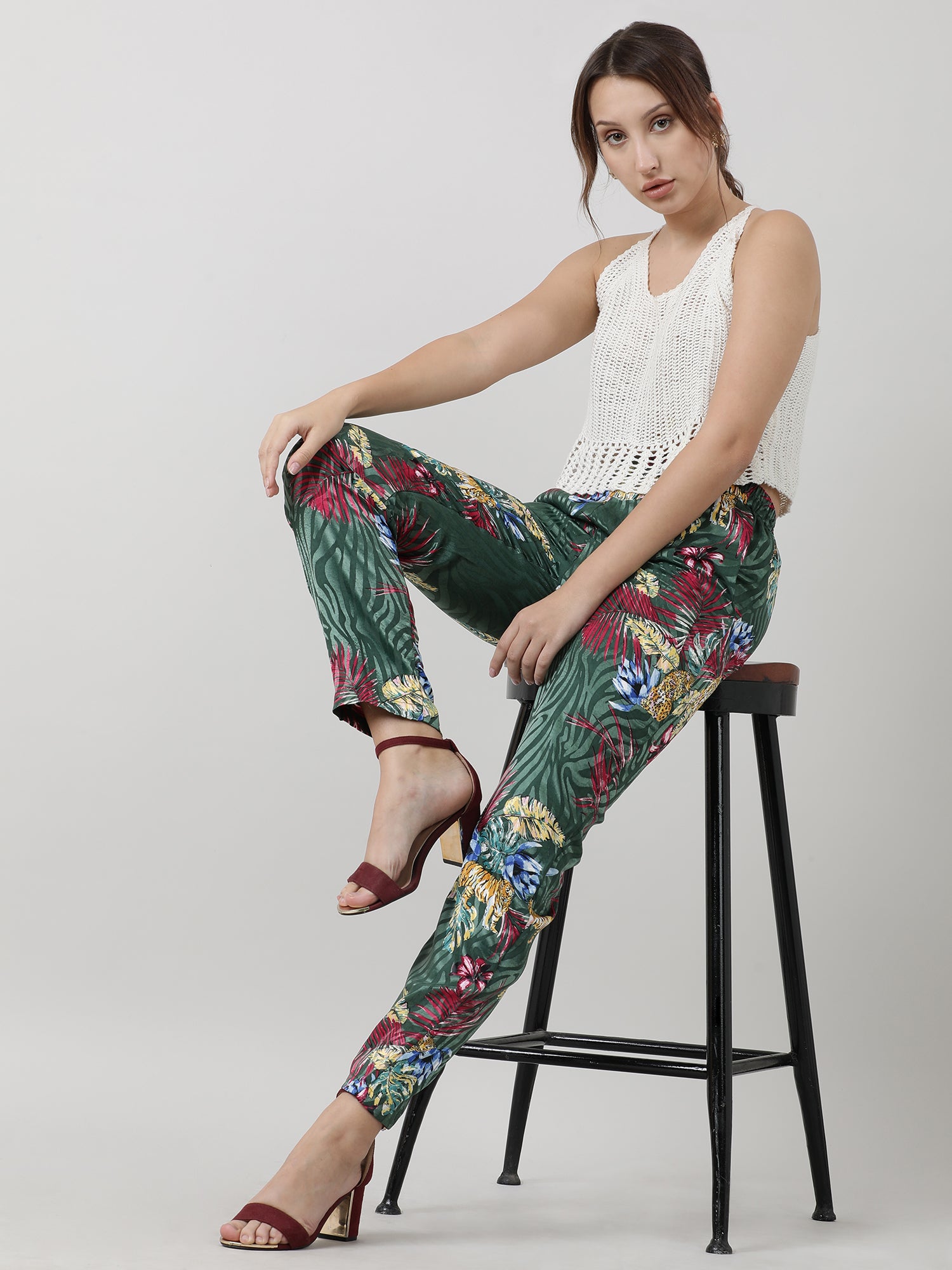 Women Slim Fit Printed Green Pants