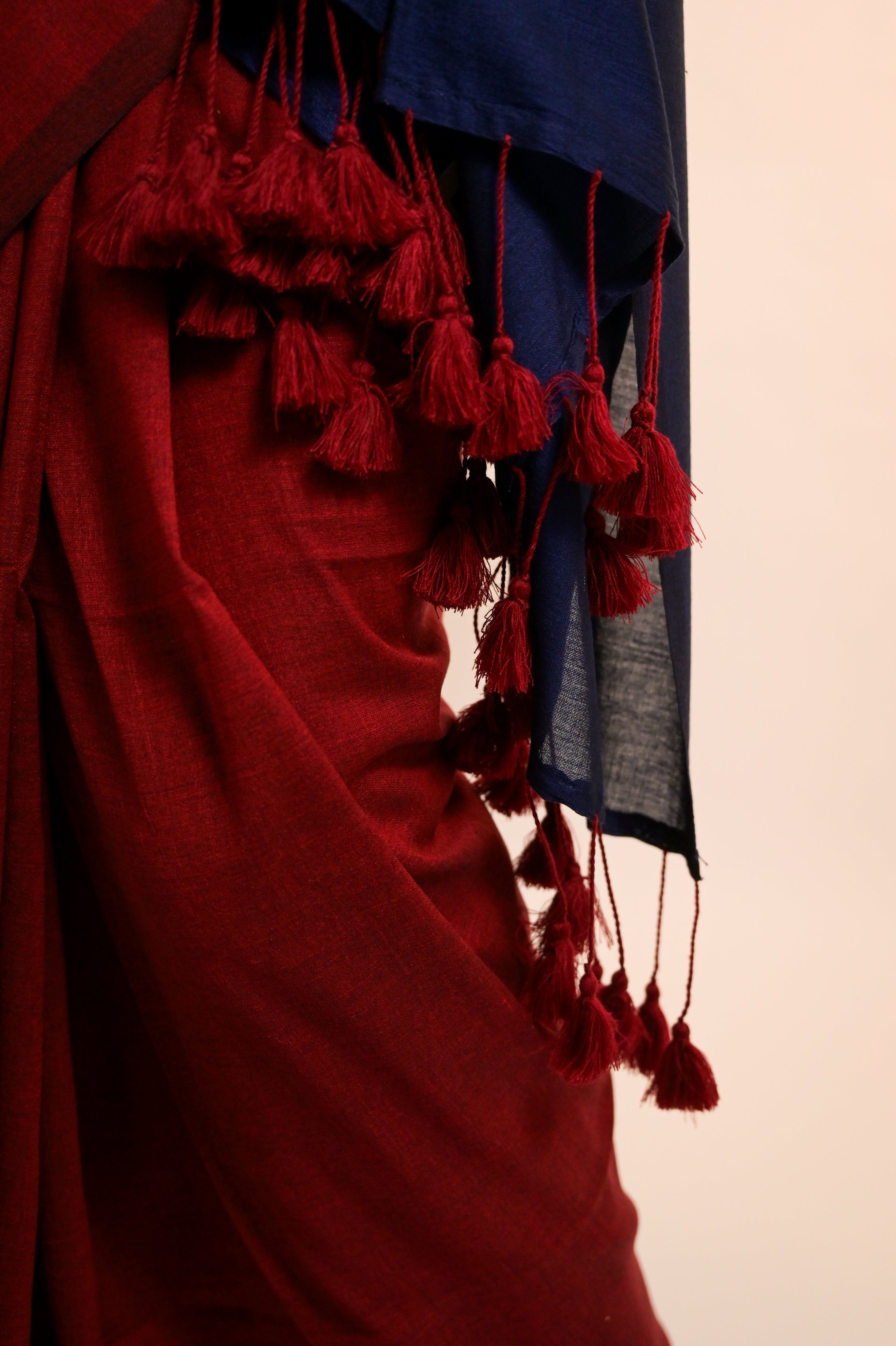 Ishq ke Jharokhe Red Handloom Cotton Acrylic Saree