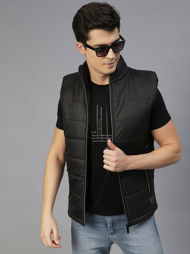 Men Black Sleeveless Puffer Jacket