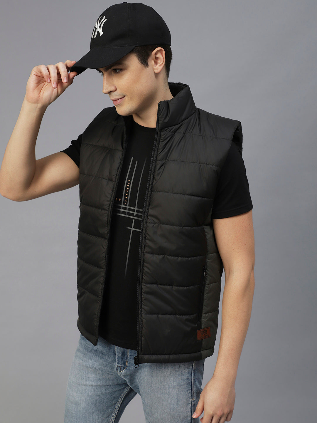 Men Black Colorblock Sleeveless Puffer Jacket