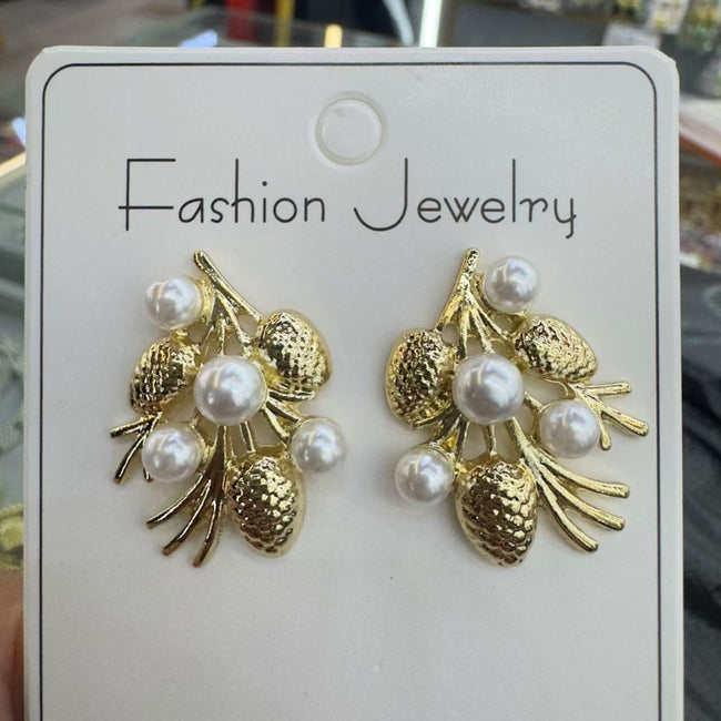 Pearl Limbs With Queen Of Berries Earring