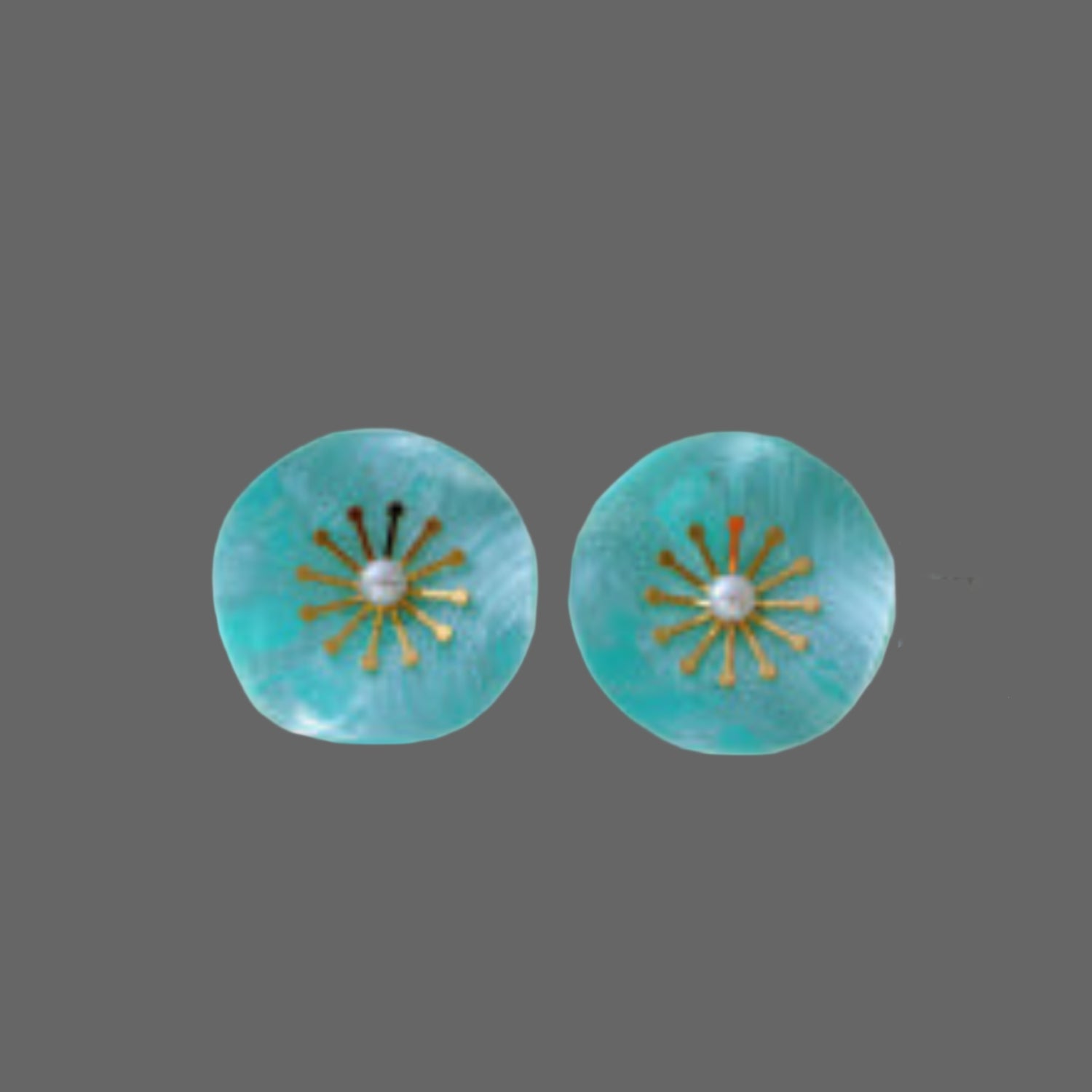 Delicate Bloom Earring With Pearl And Gold Details