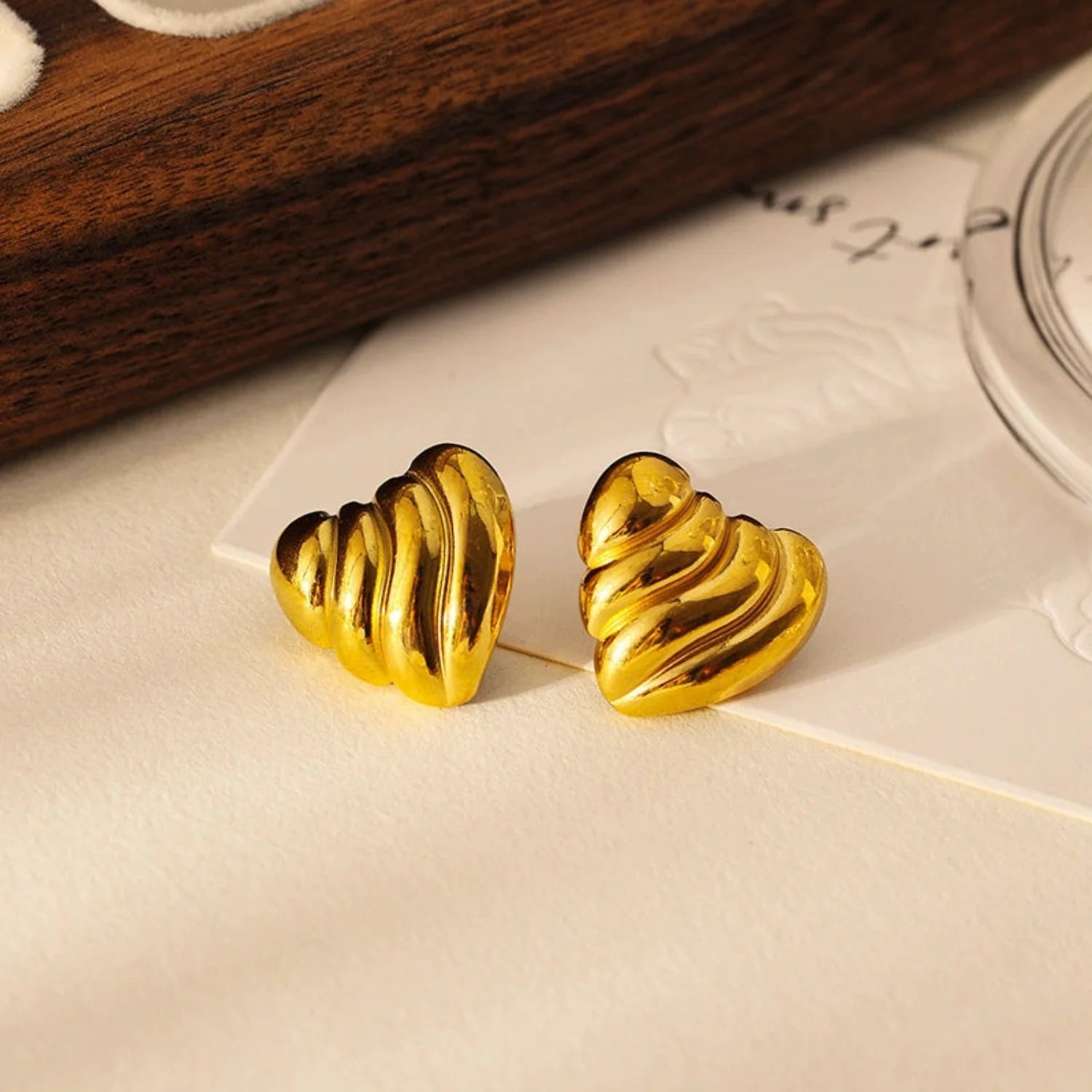 Ribbed Tone Heart Stud