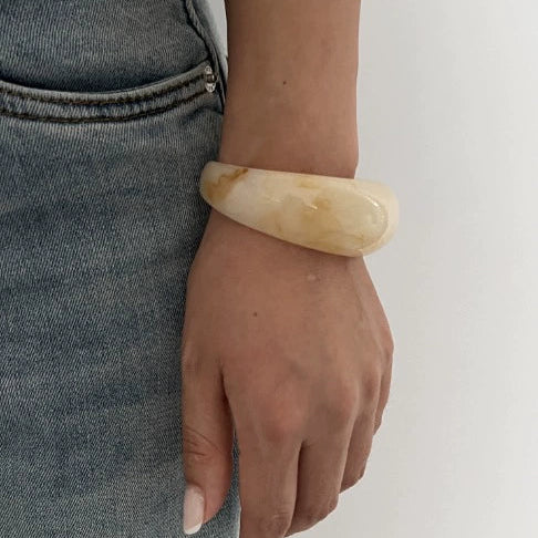 Creamy Marble Glossy Resin Bracelet Design