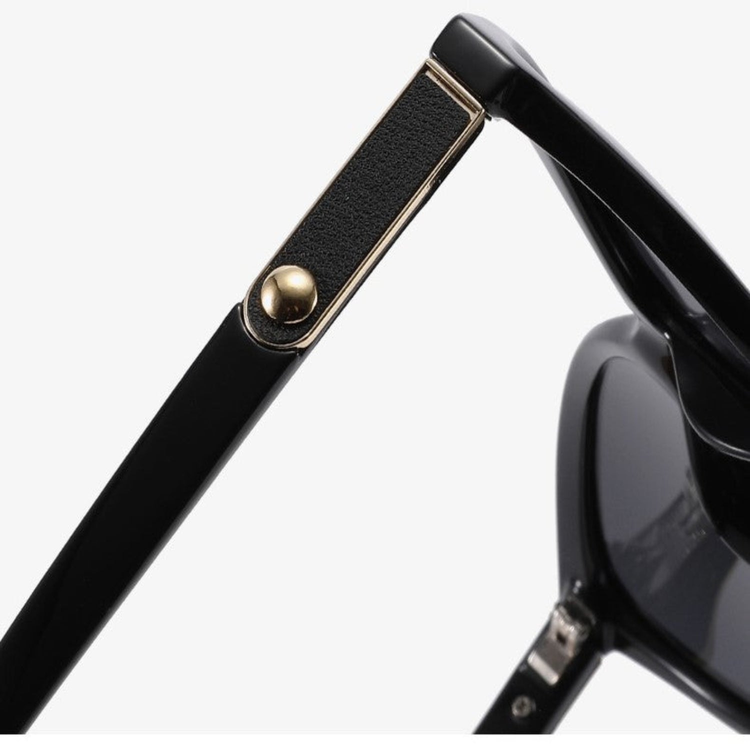 Women Black Cat Eye Sunglasses With Pouch & Cloth