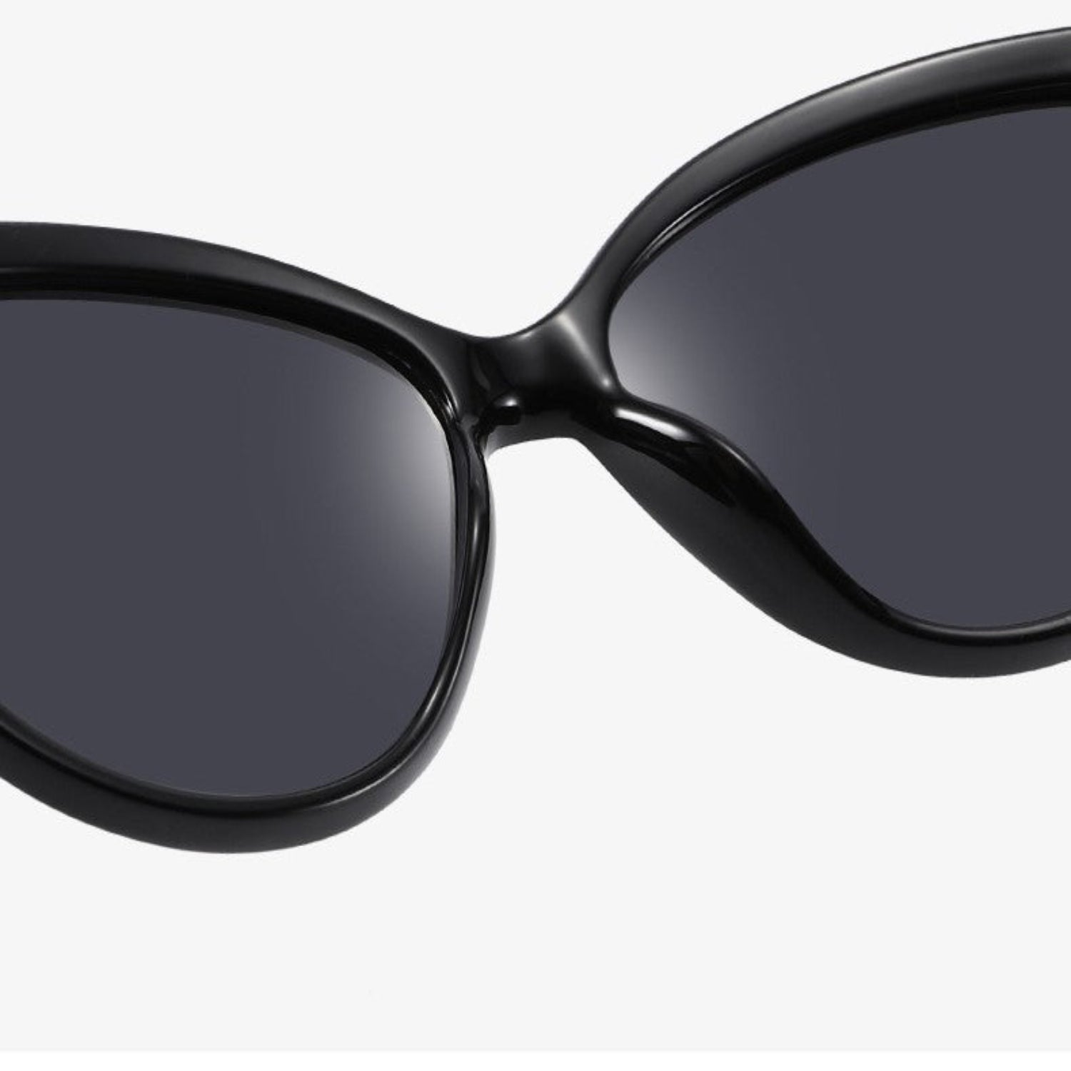 Women Black Cat Eye Sunglasses With Pouch & Cloth