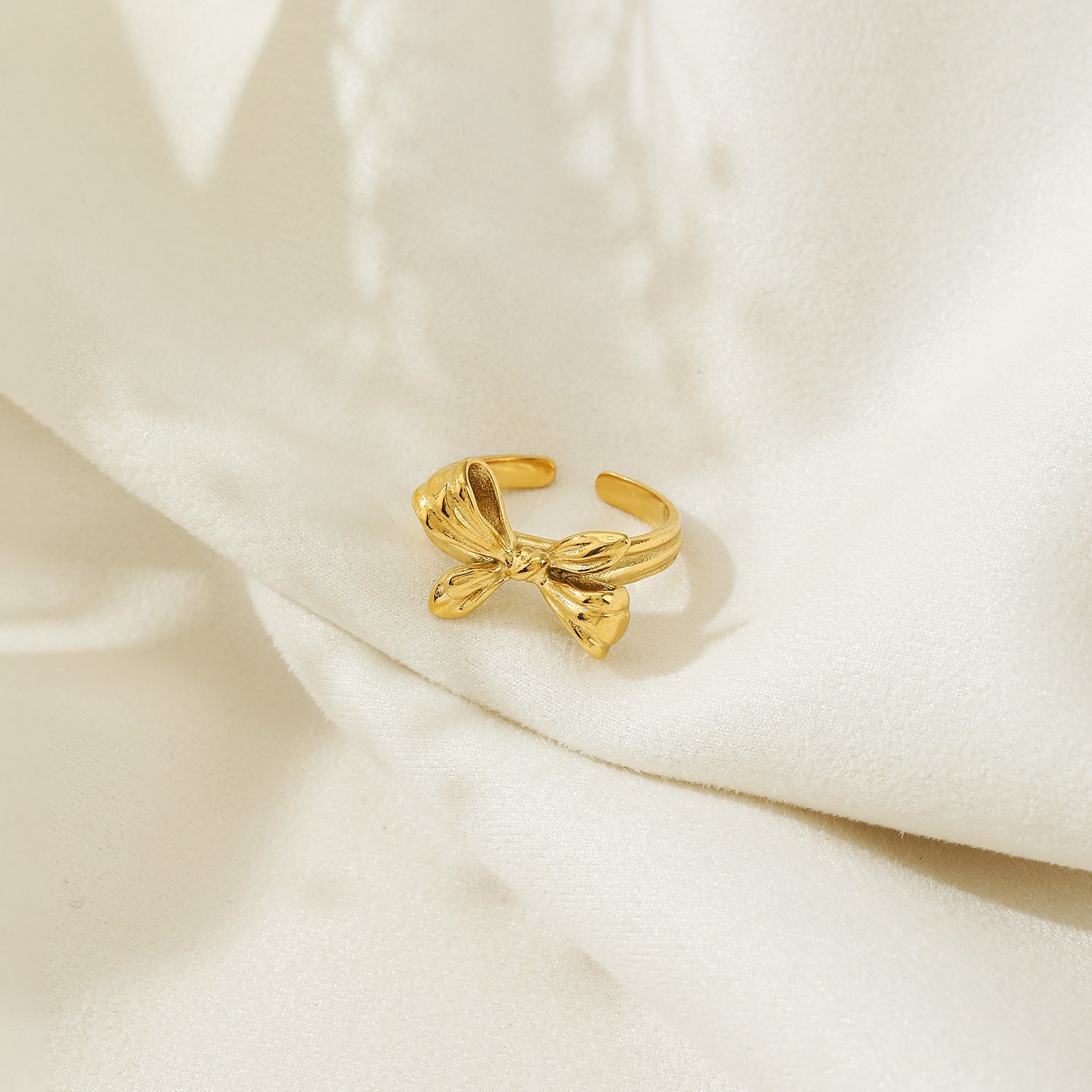 Delicate Bow Motif Gold Adjustable Ring