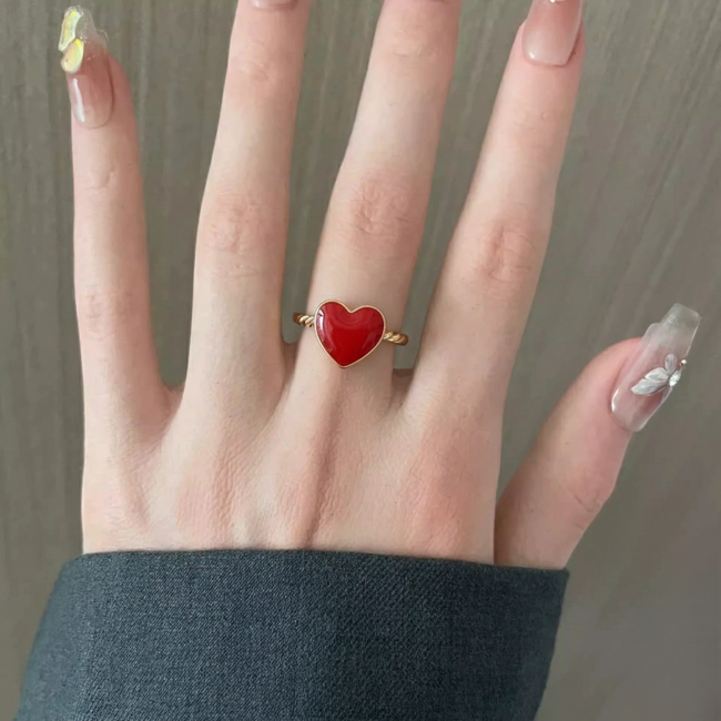Red Heart Gold Twist Ring
