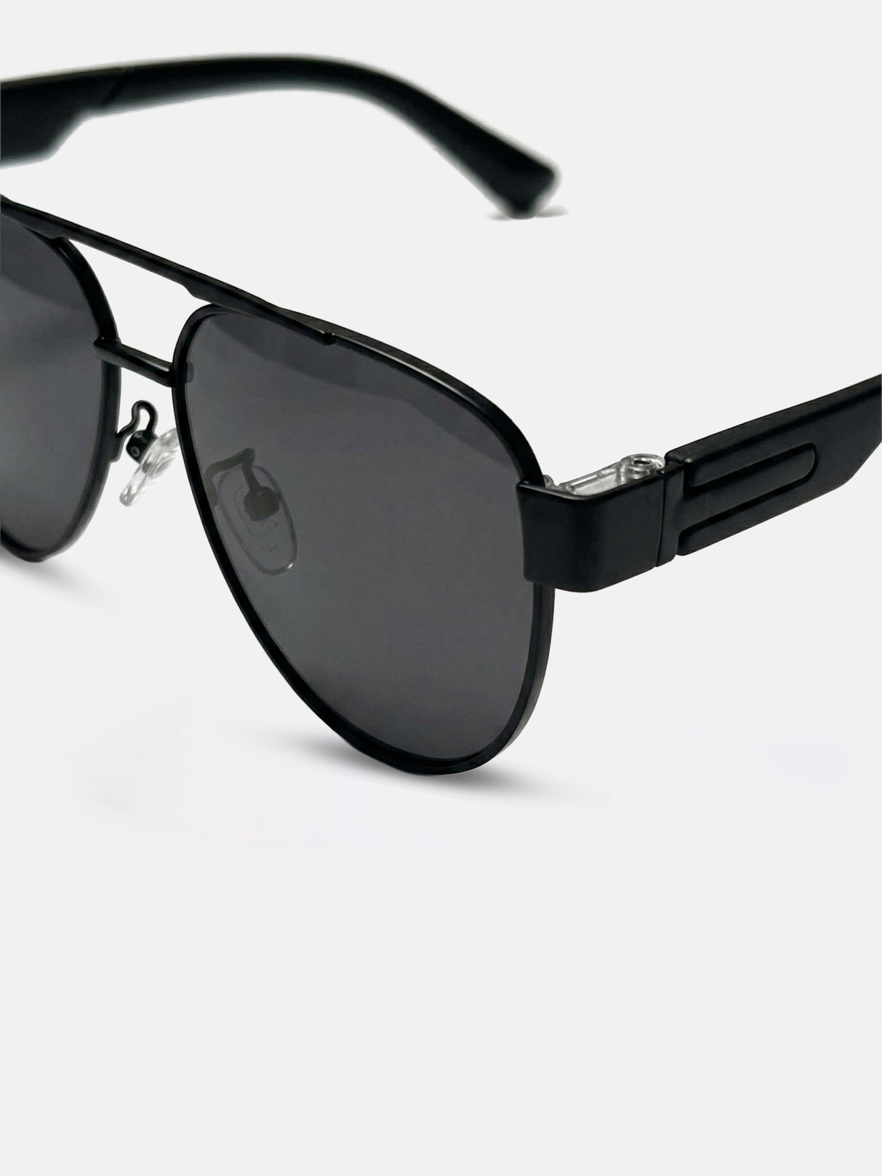 Men Aviator Sunglasses with Matte Black Frame and Smoke Grey Gradient UV Lenses