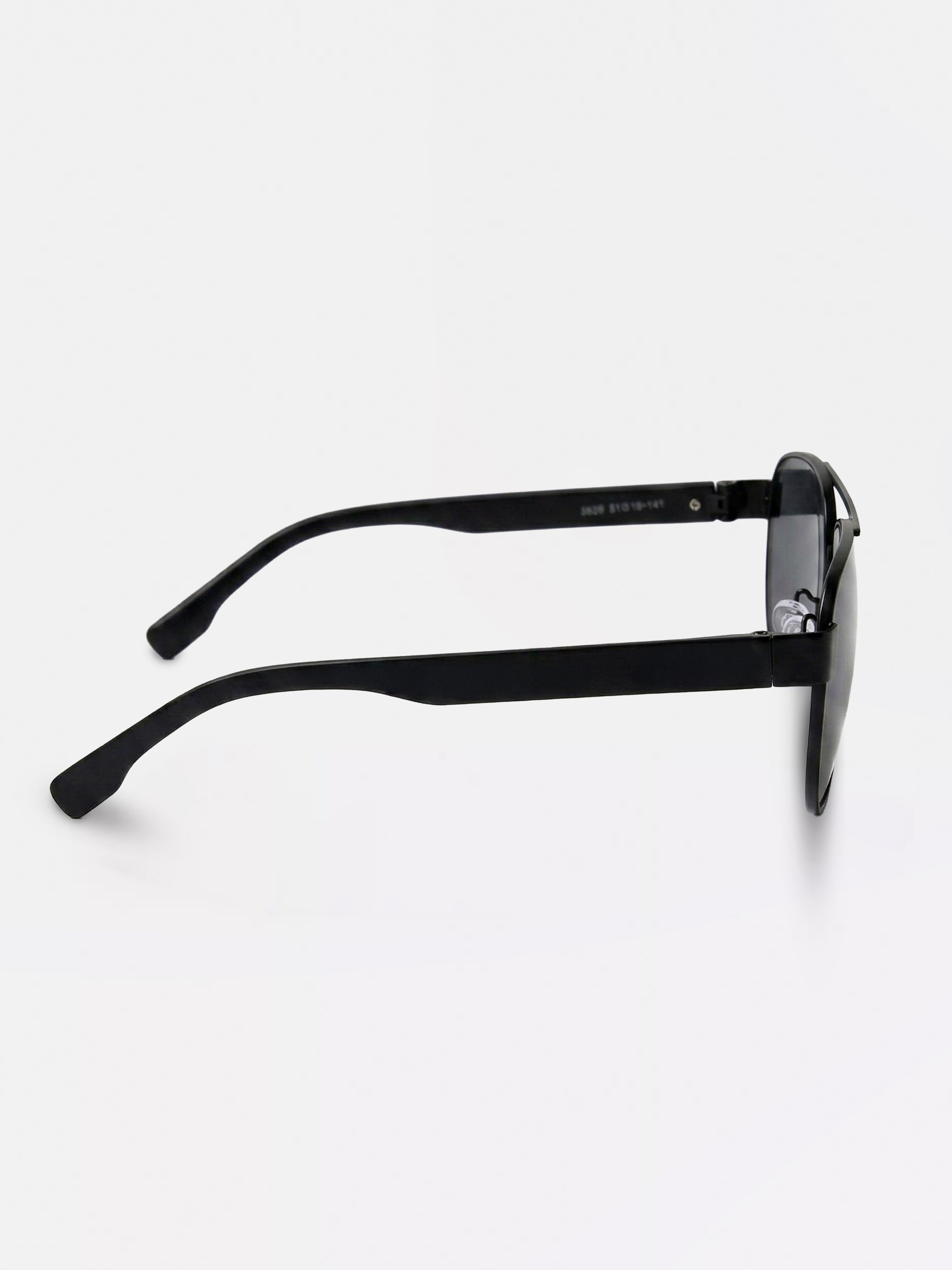 Men Aviator Sunglasses with Matte Black Frame and Smoke Grey Gradient UV Lenses
