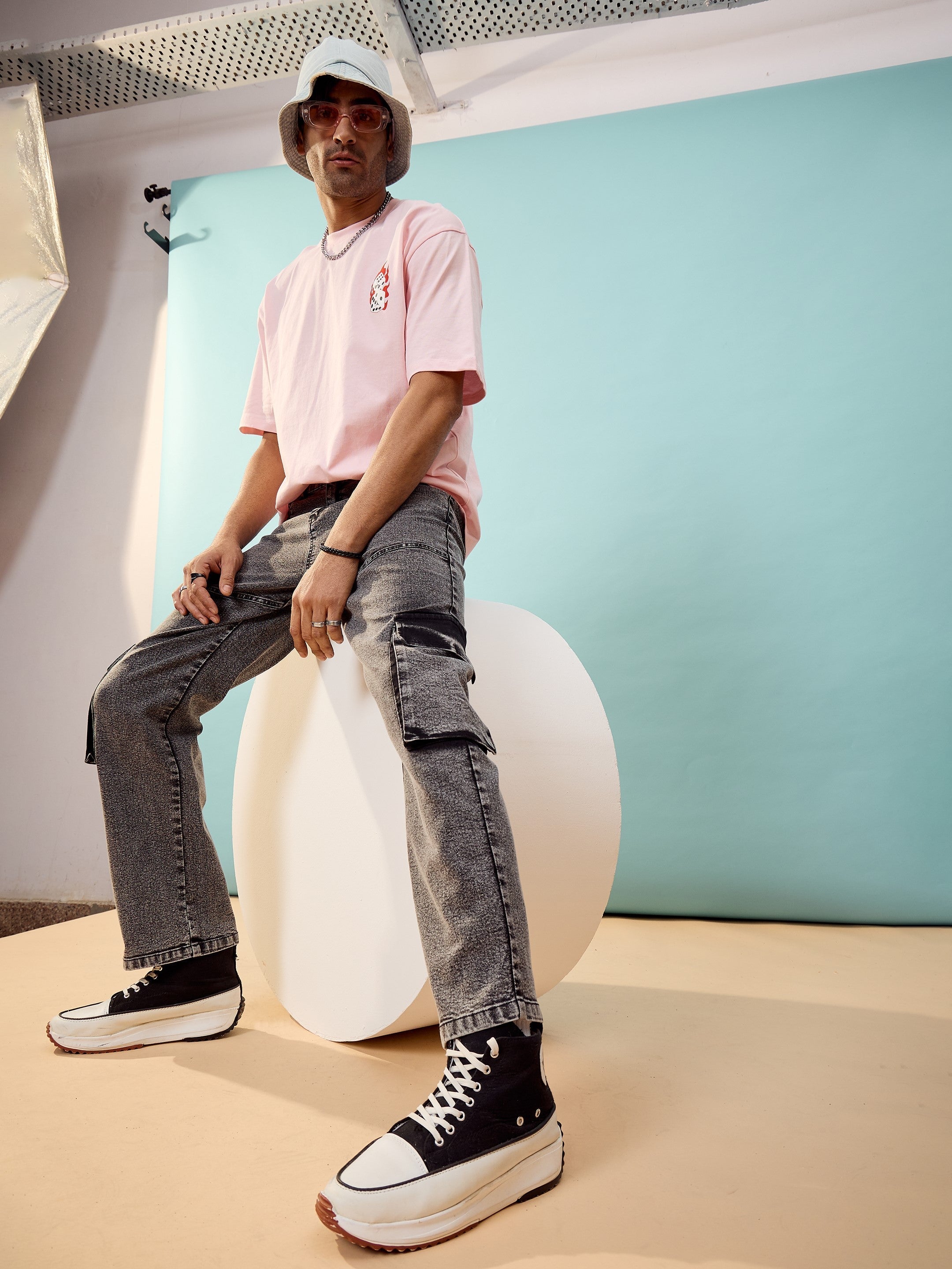 Men Black Washed Cargo Pocket Oversized Jeans