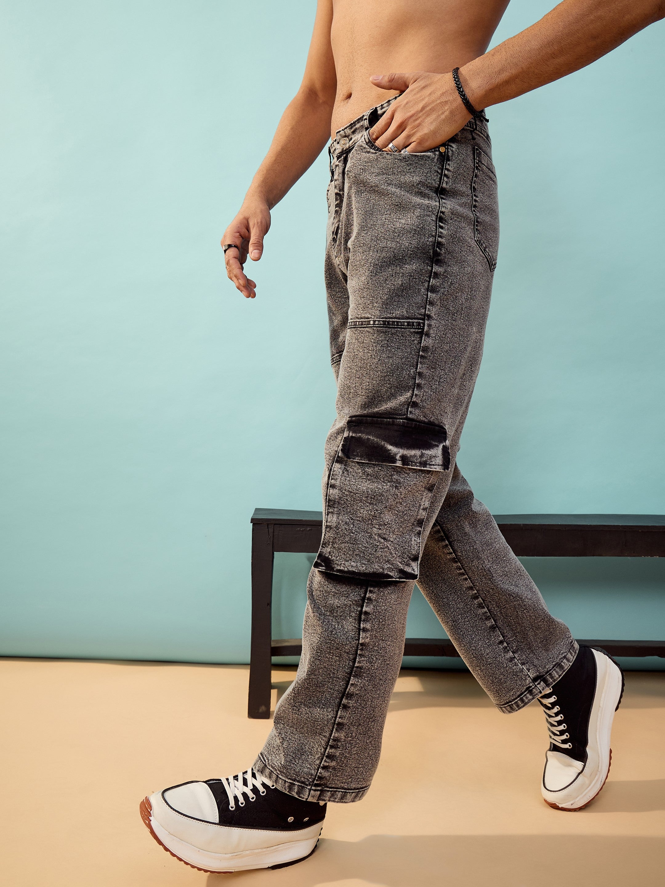 Men Black Washed Cargo Pocket Oversized Jeans