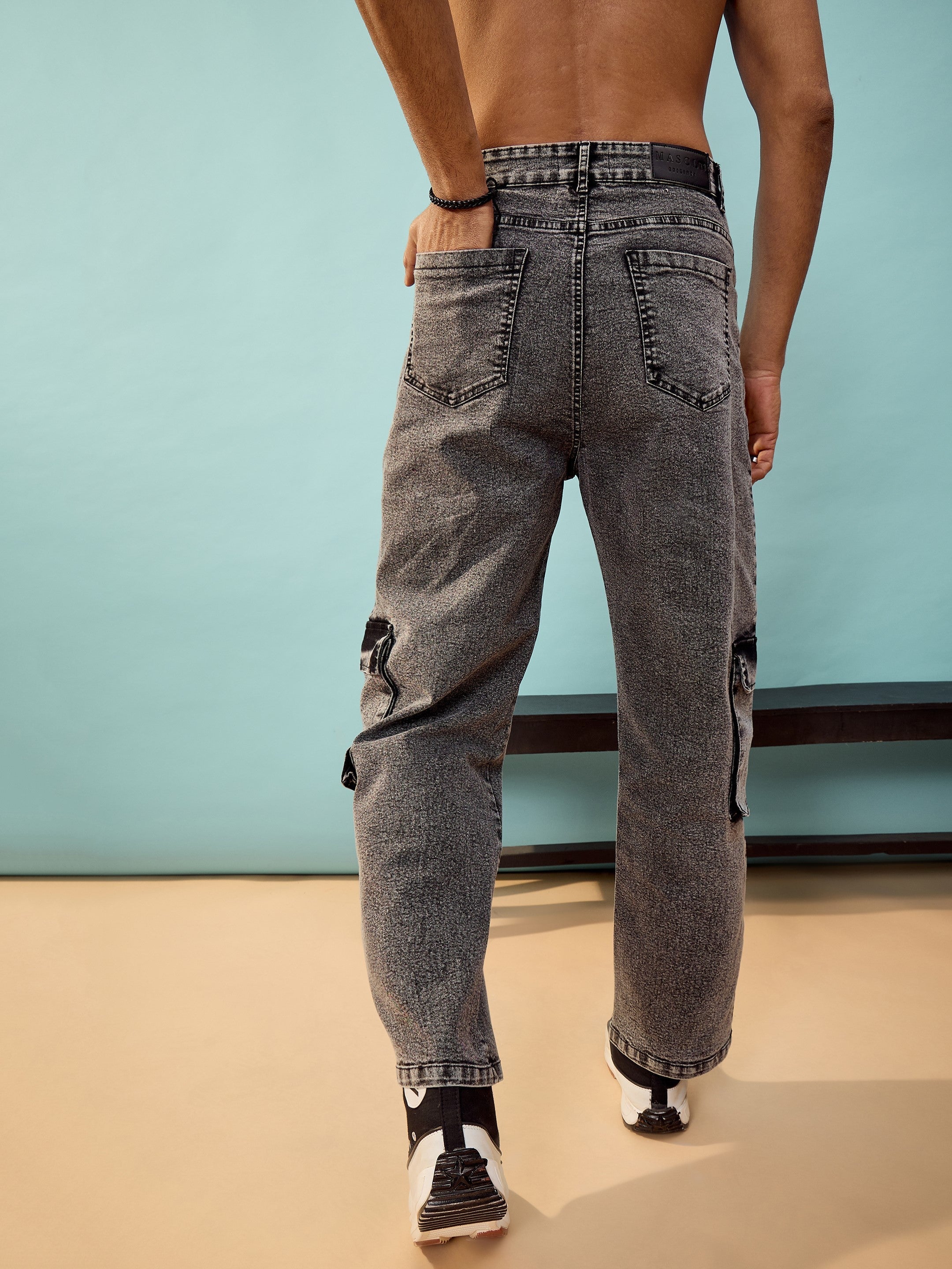 Men Black Washed Cargo Pocket Oversized Jeans