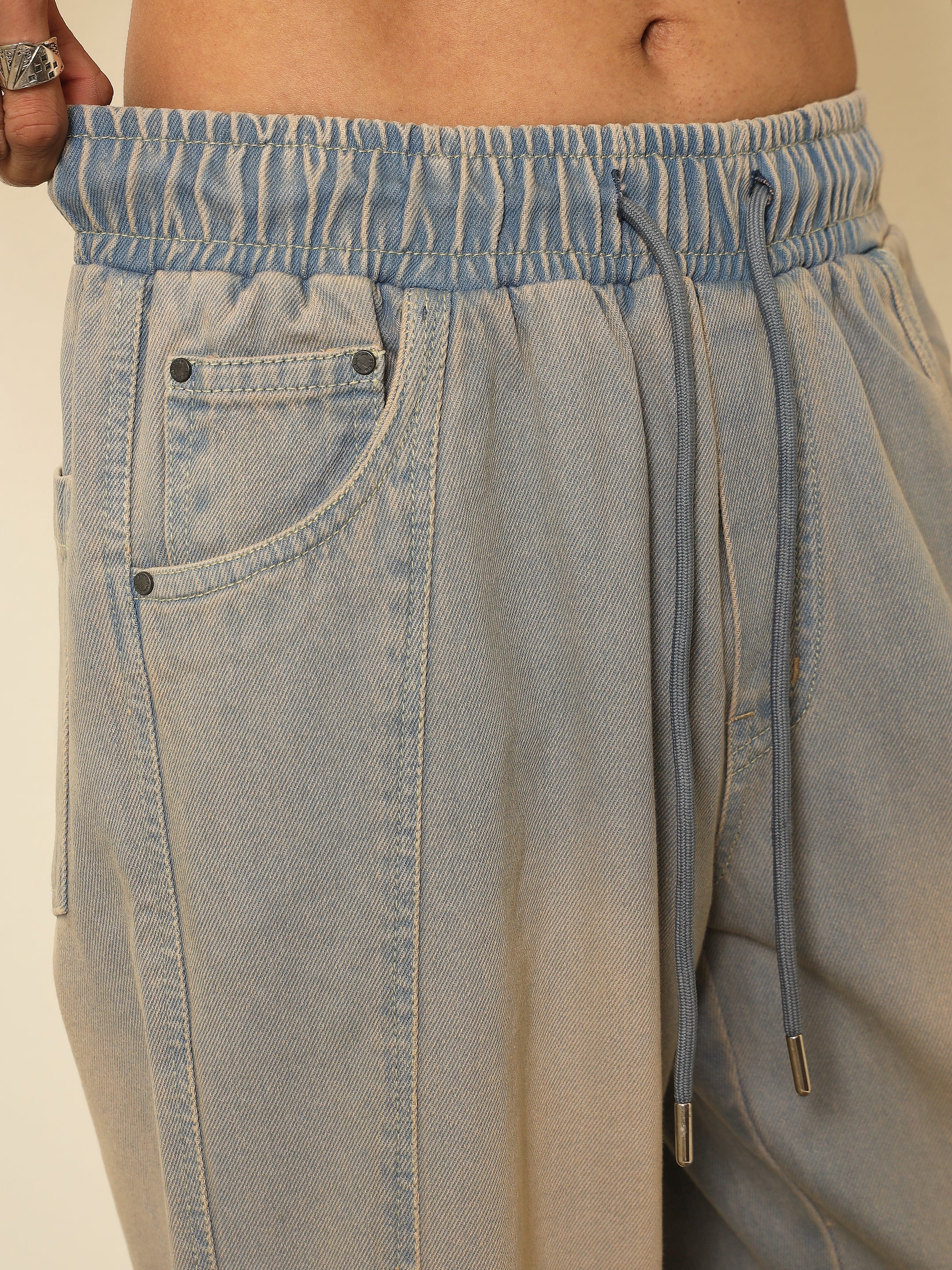Men Light Blue Seam-Detail Relax Fit Jogger Jeans