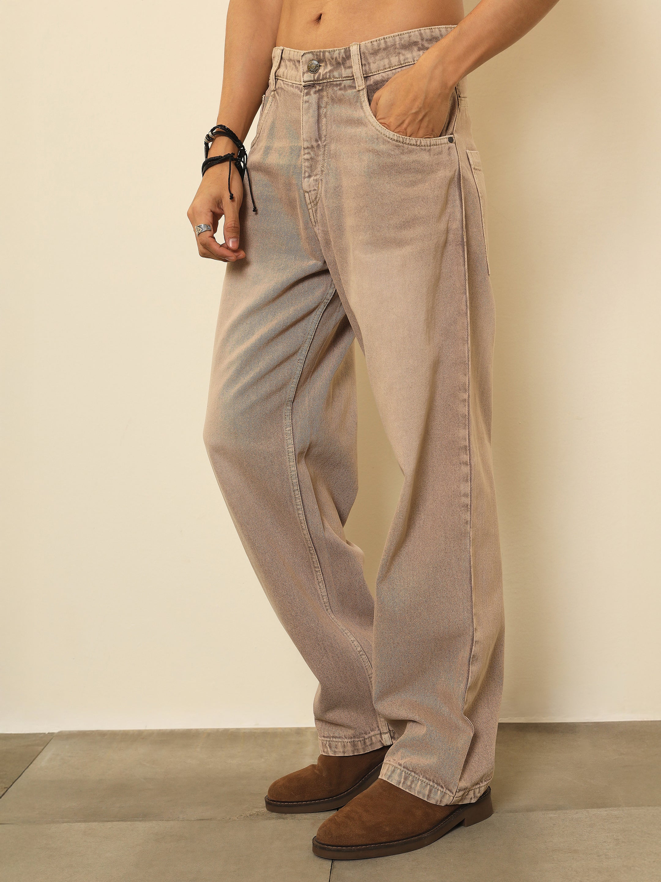Men Beige Whisker Wash Basic Relax Fit Jeans